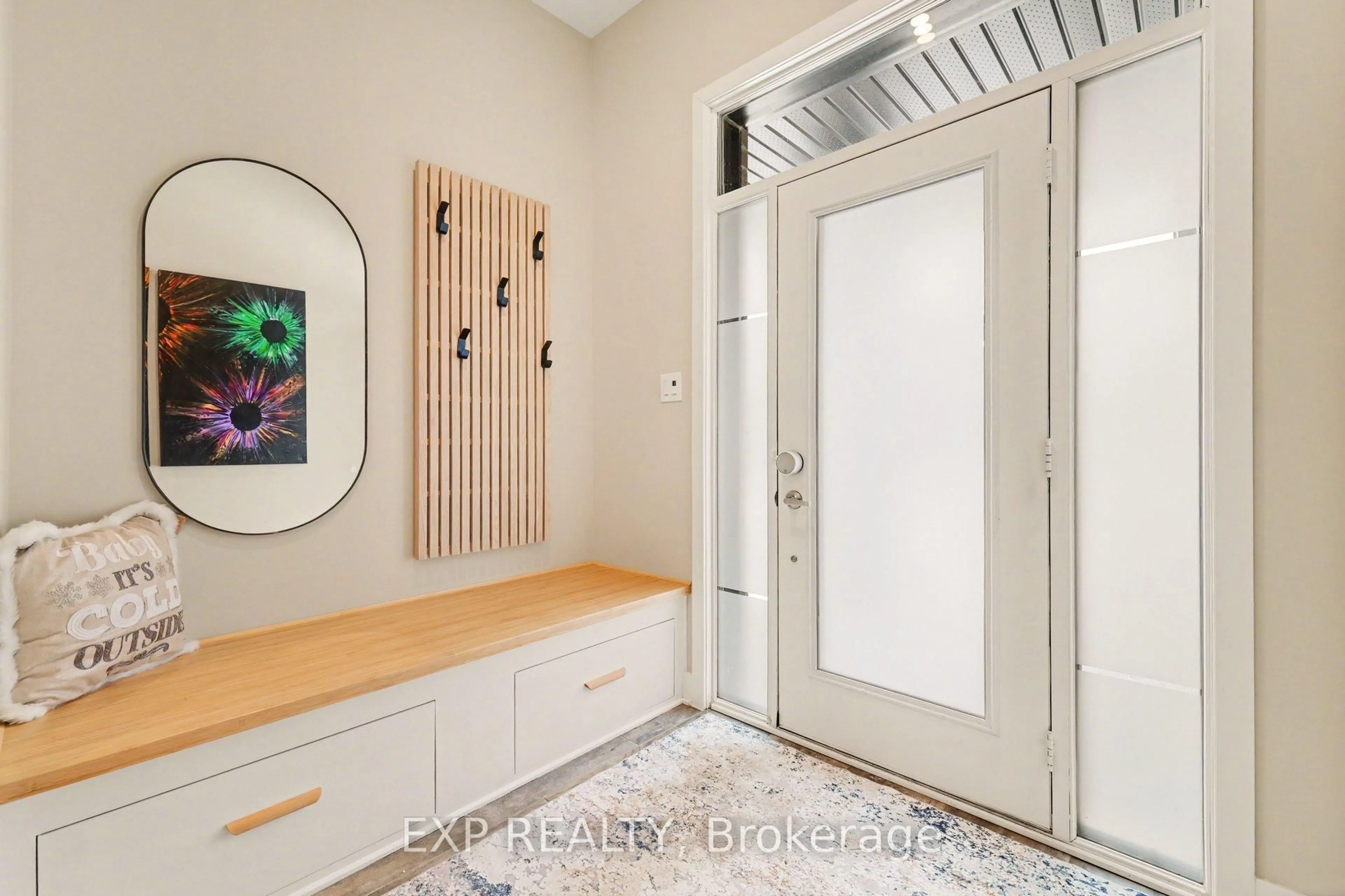 Indoor entryway for 567 Rathburn Lane, Ottawa Ontario K1T 0T3