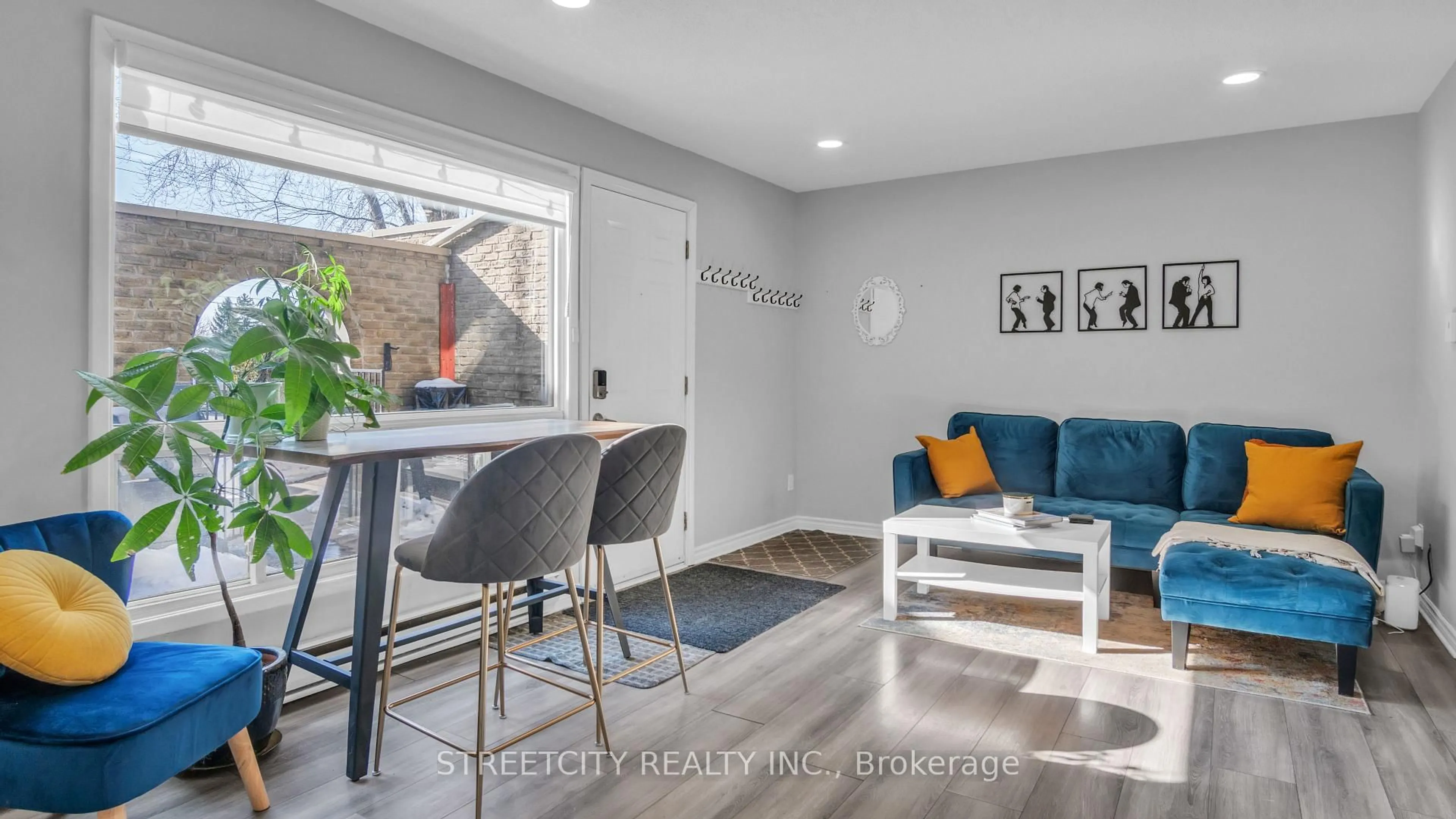 Living room with furniture, unknown for 490 SOUTHDALE Rd #8, London South Ontario N6E 1A4