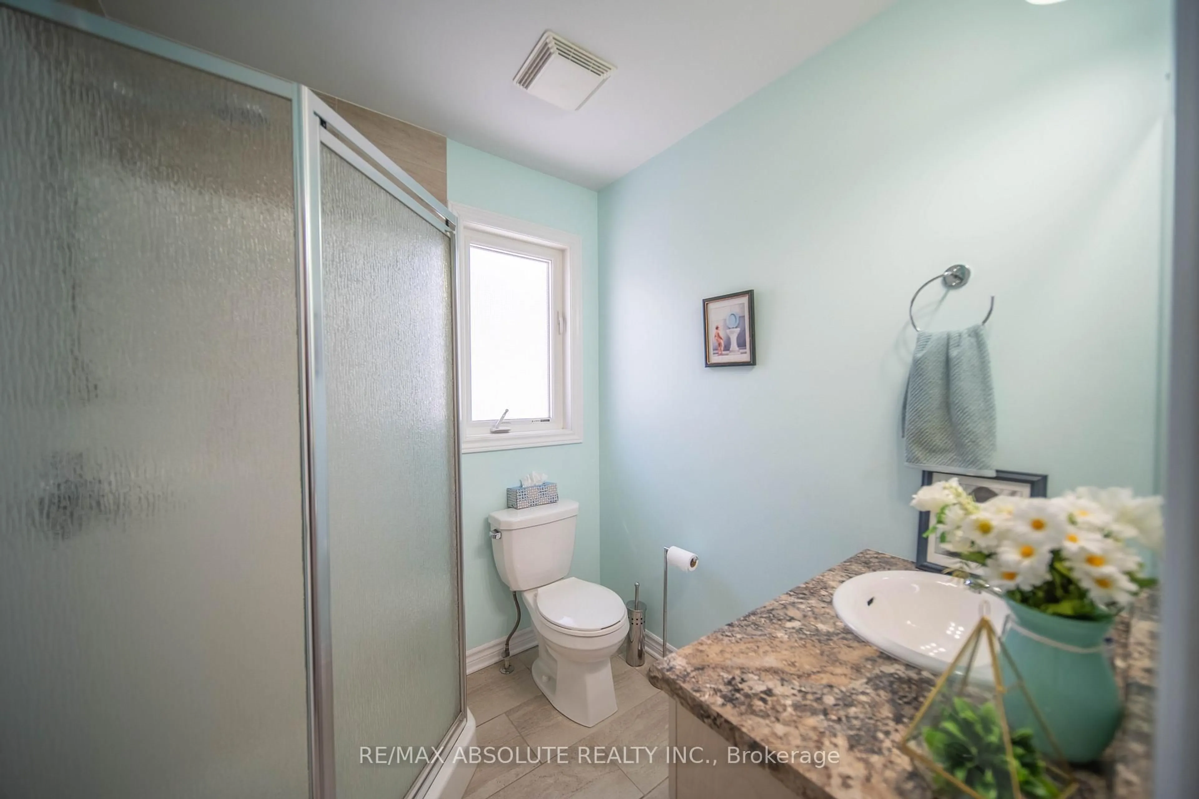 Standard bathroom, ceramic/tile floor for 148 Equinox Dr, Russell Ontario K0A 1W1