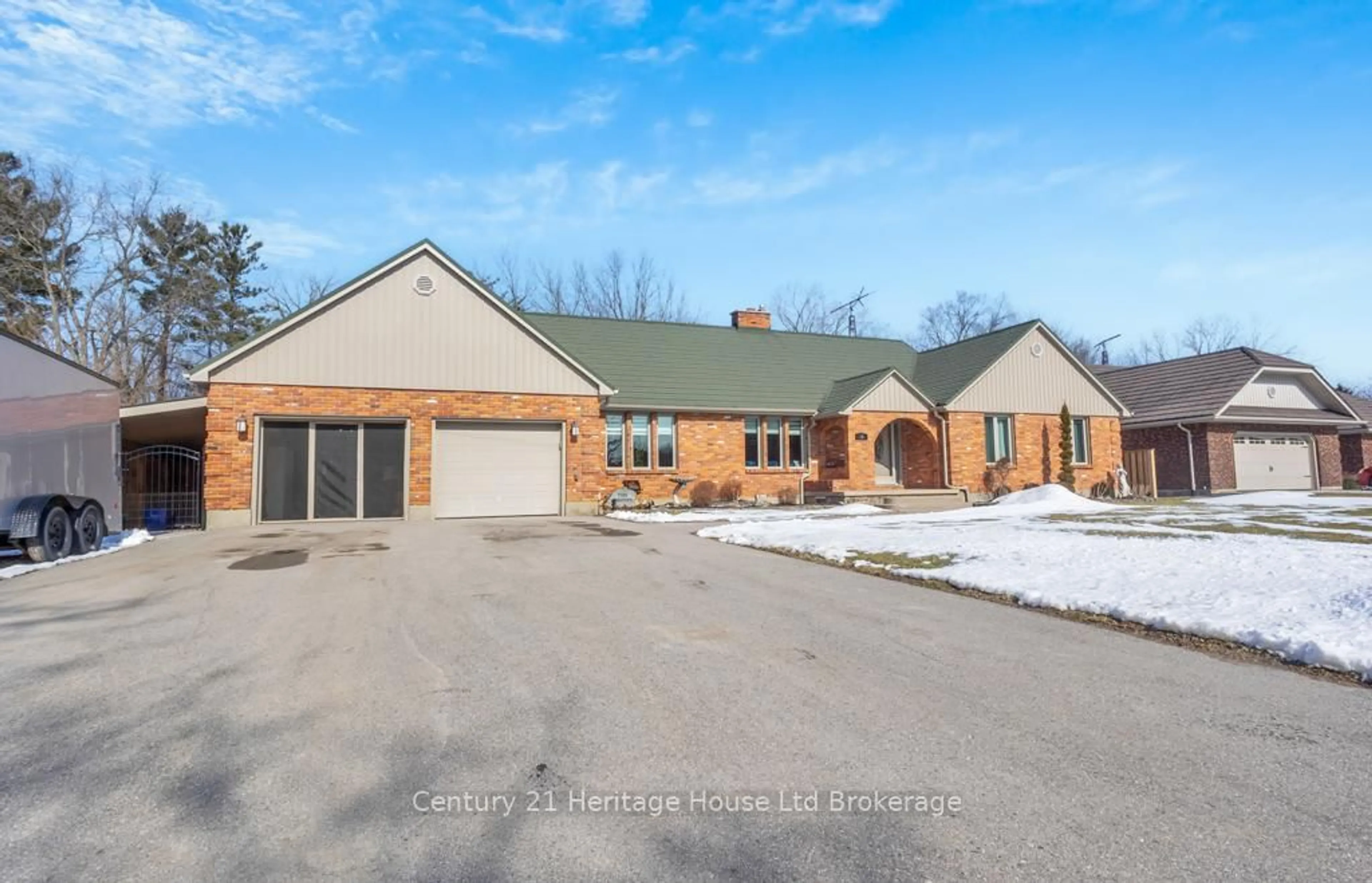 Home with brick exterior material, unknown for 15 Prince William St, Norfolk Ontario N0E 1G0