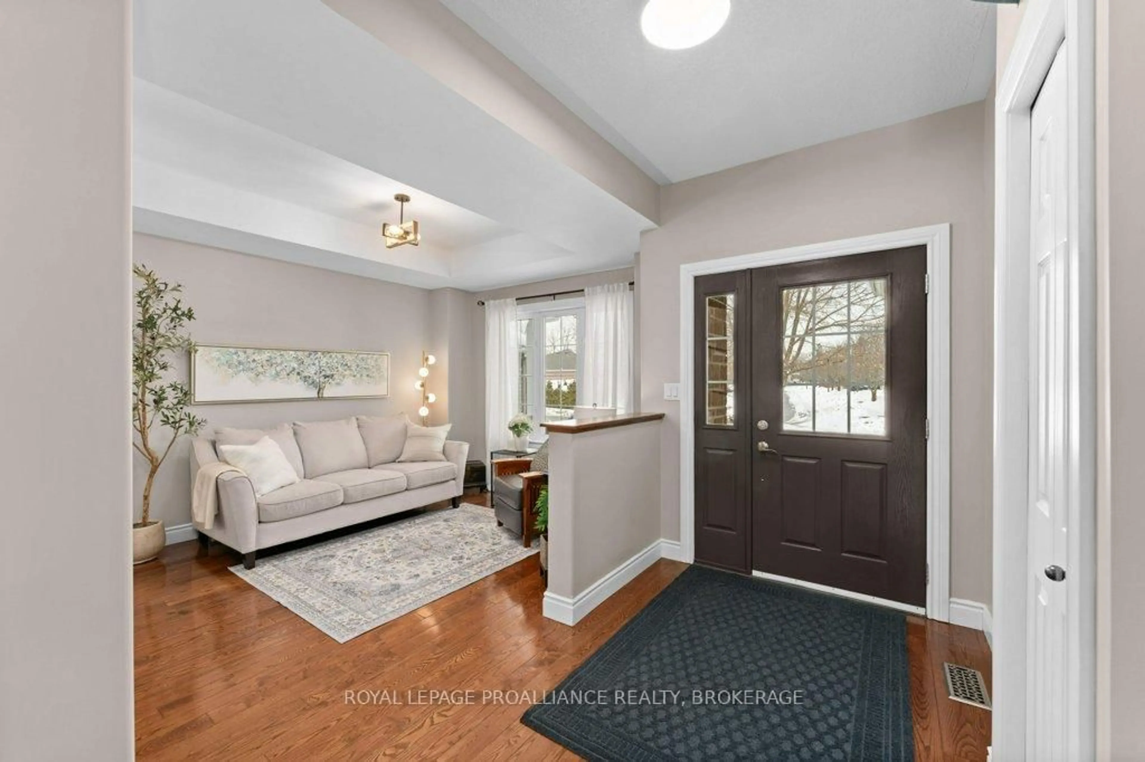 Indoor entryway for 1075 Greenwood Park Dr, Kingston Ontario K7K 7C8