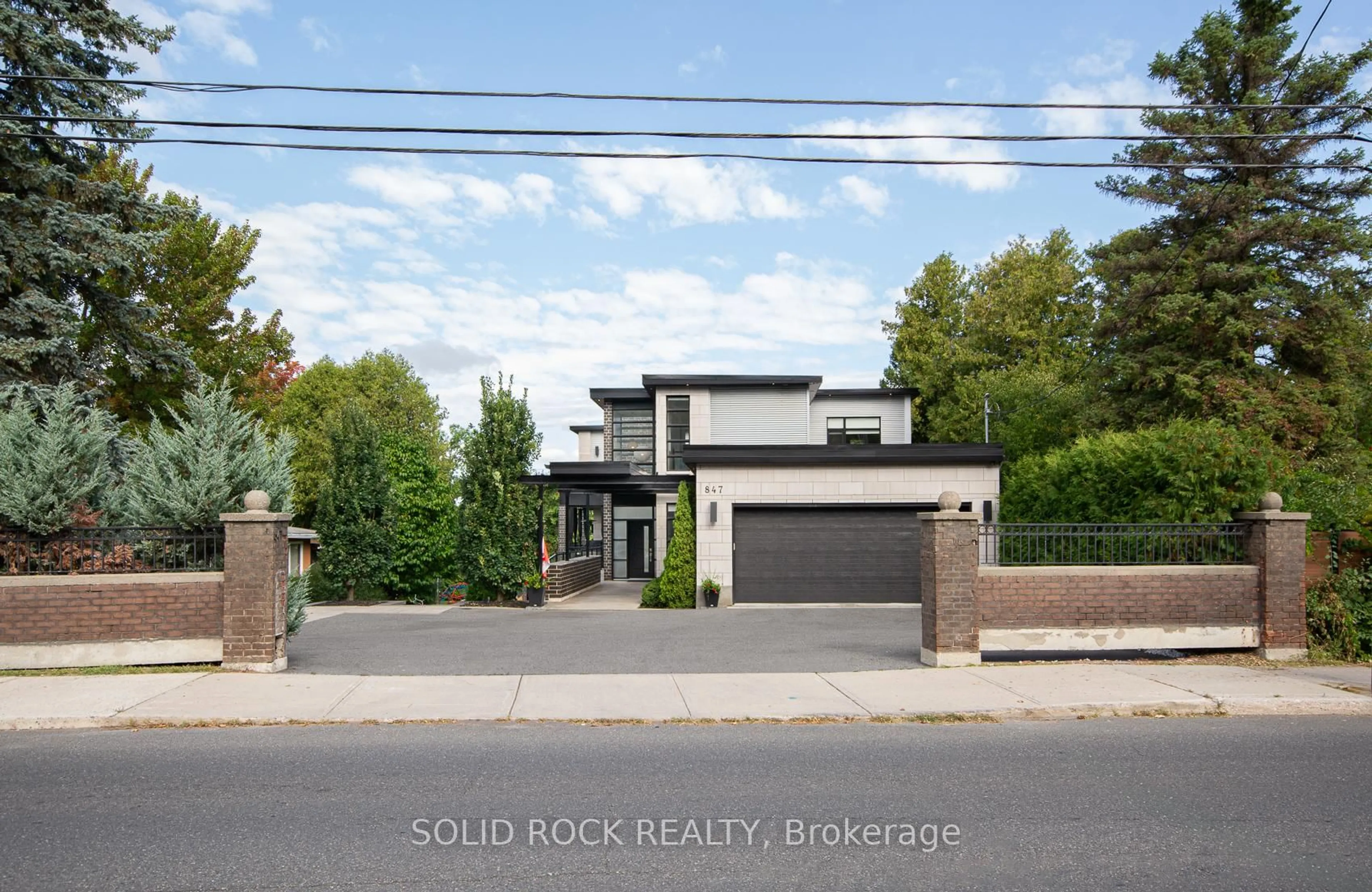 Home with brick exterior material, street for 847 Walkley Rd, Ottawa Ontario K1V 6R6