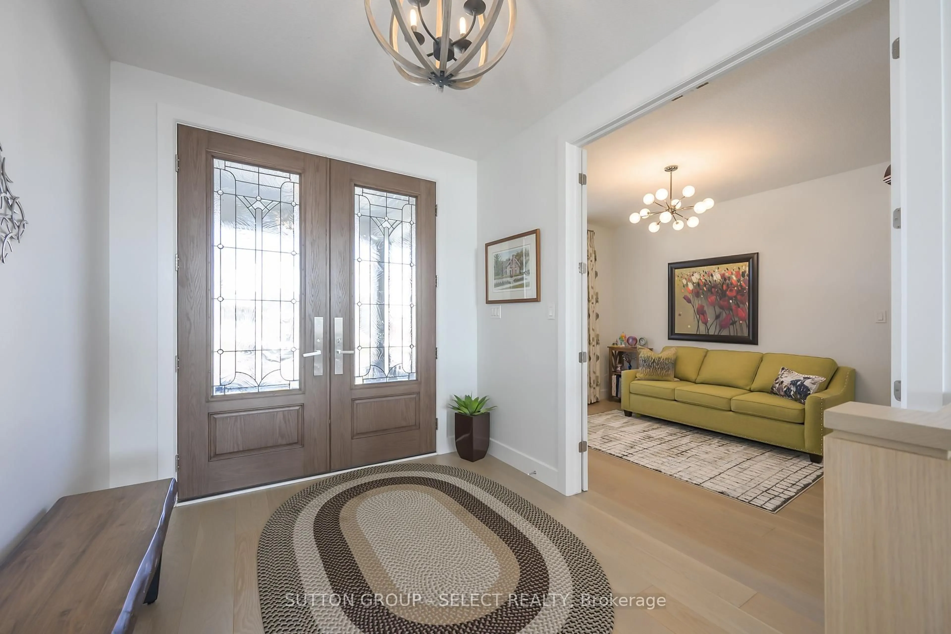 Indoor entryway for 723 Pondhaven Rd, Strathroy-Caradoc Ontario N0L 1W0