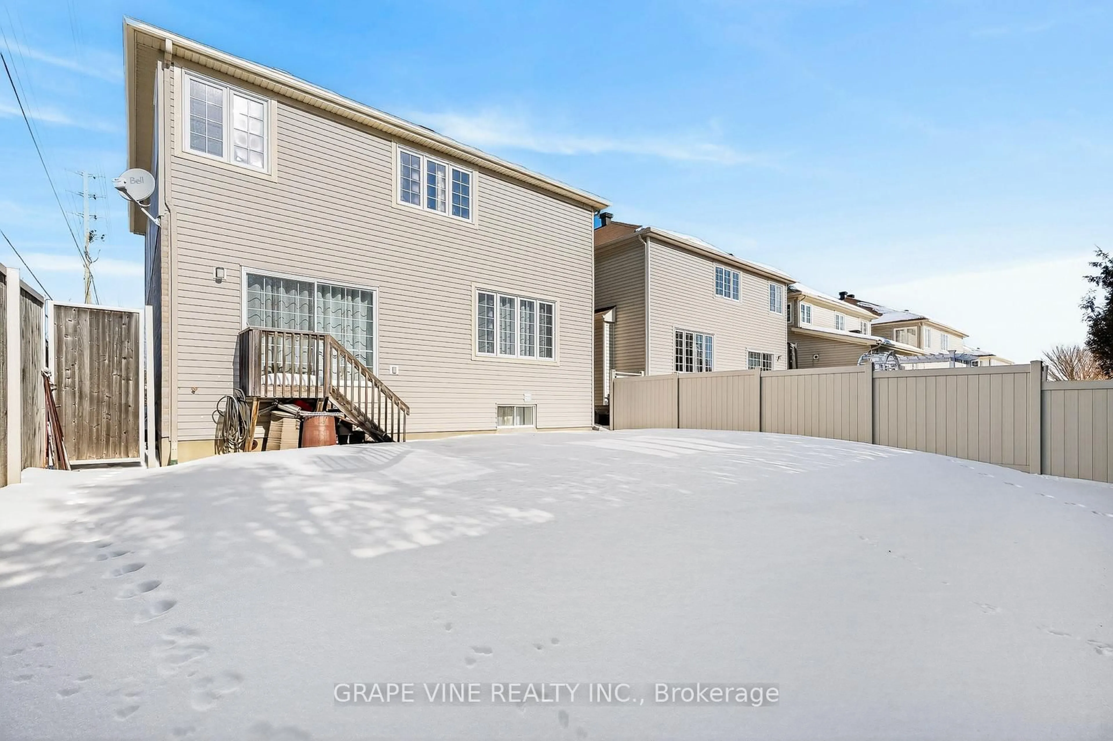 Patio, mountain view for 112 Sunita Cres, Ottawa Ontario K2J 5S5