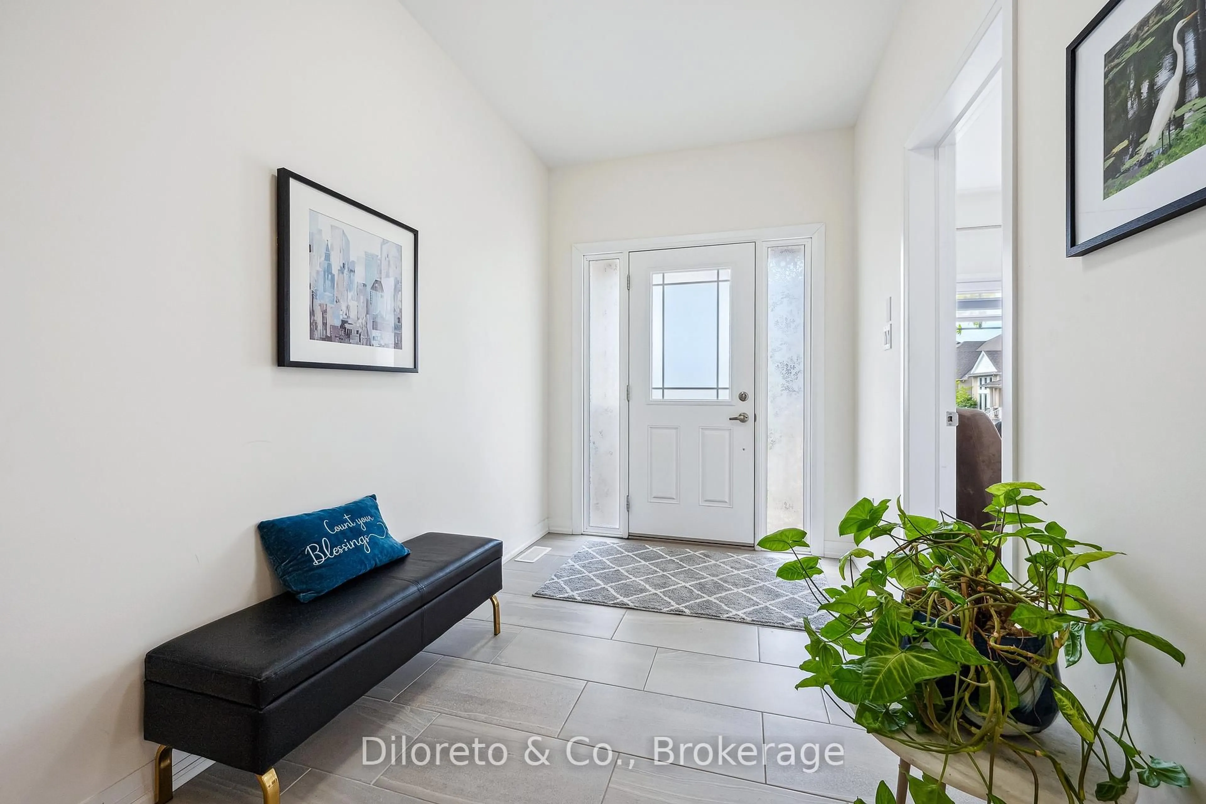 Indoor entryway for 5 Lovering Lane, Guelph Ontario N1L 0H3