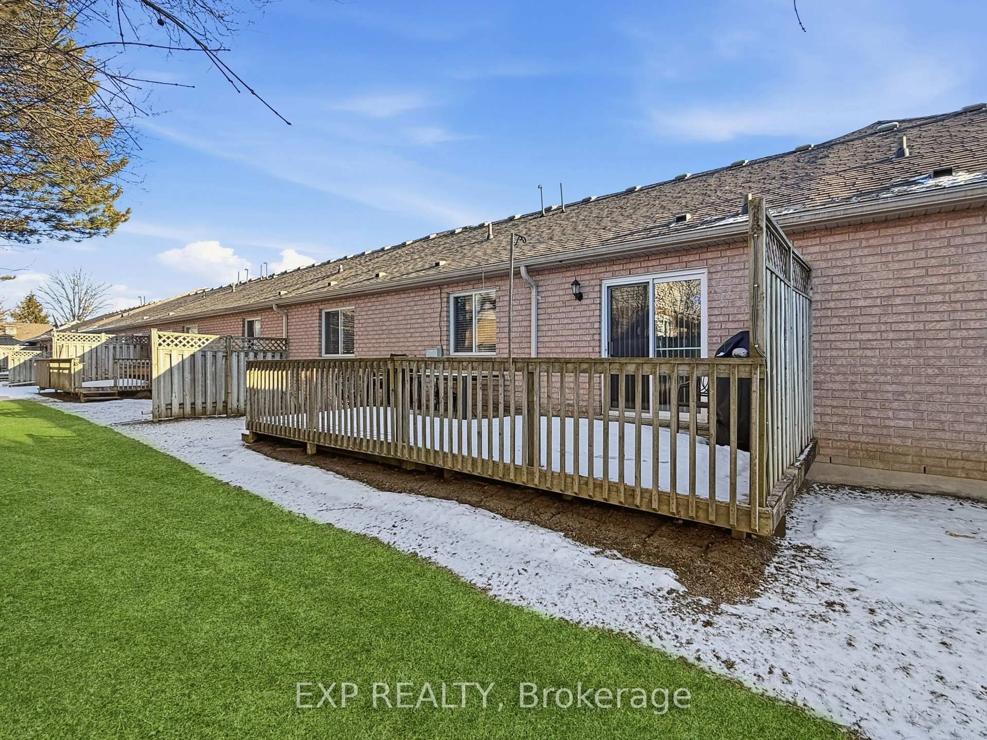 A pic from outside/outdoor area/front of a property/back of a property/a pic from drone, unknown for 638 Wharncliffe Rd #7, London South Ontario N6J 2N4