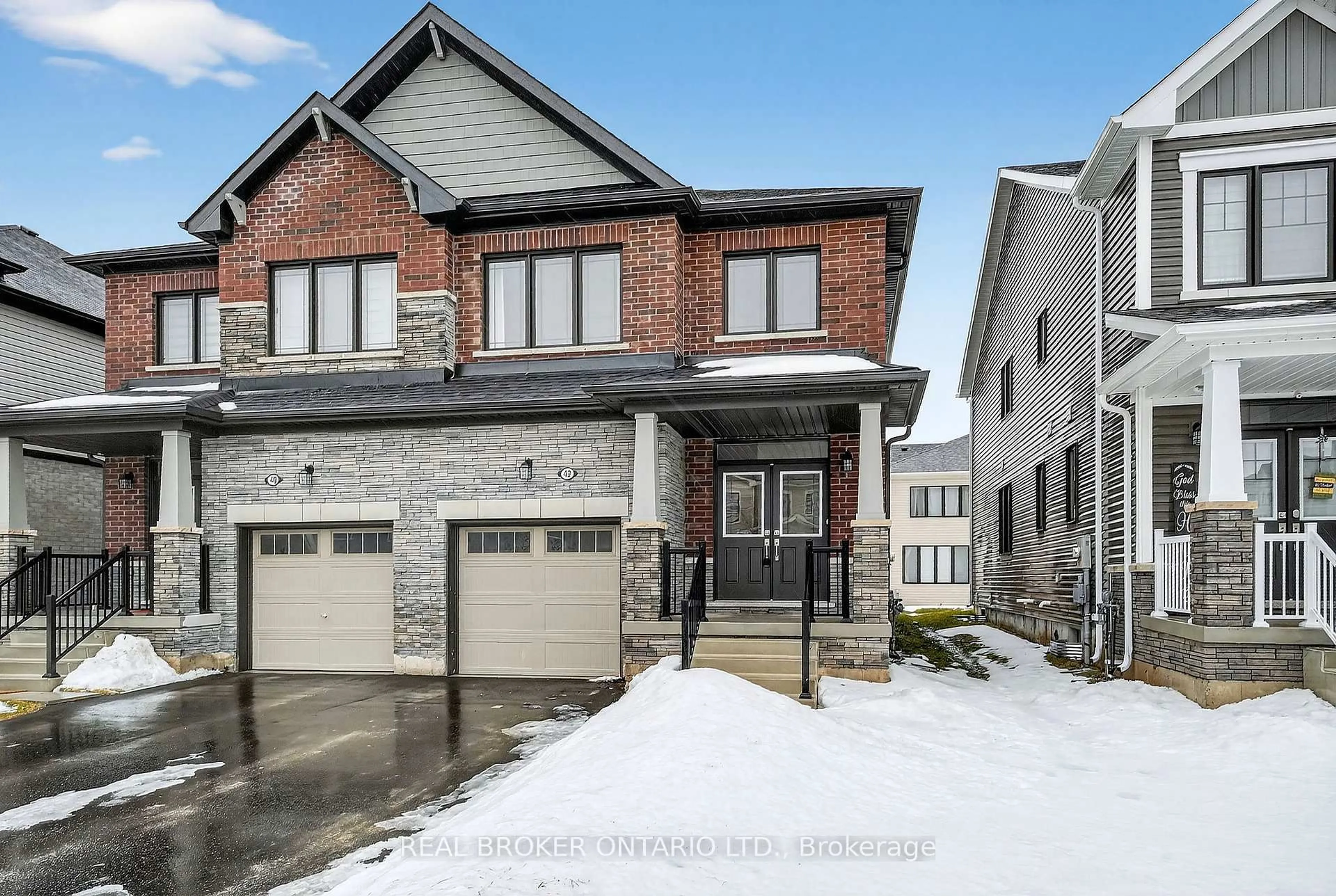 Home with brick exterior material, street for 42 Sunflower Cres, Thorold Ontario L3B 0L3