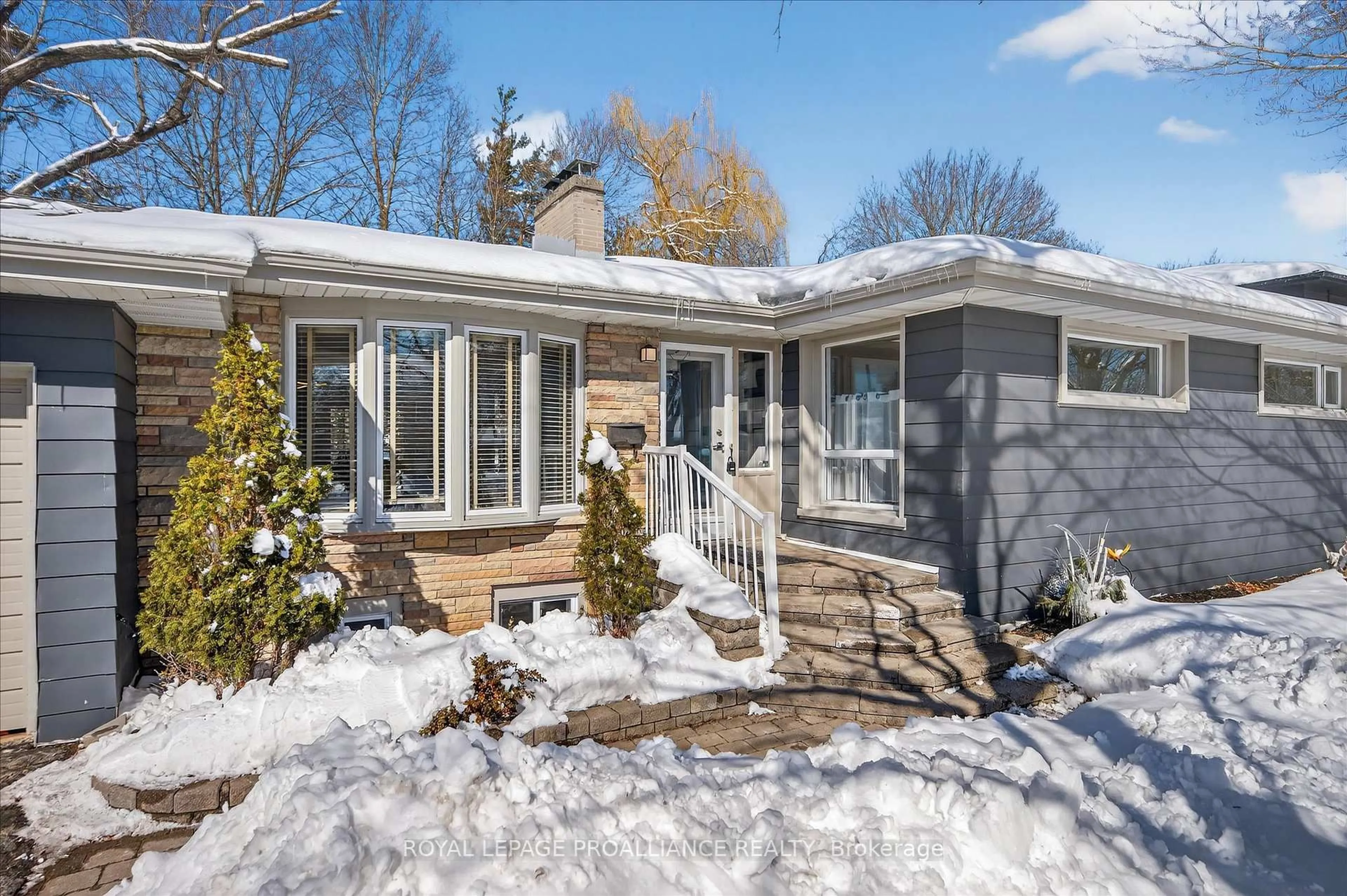 Home with brick exterior material, street for 960 Weller St, Peterborough Ontario K9J 4Y2