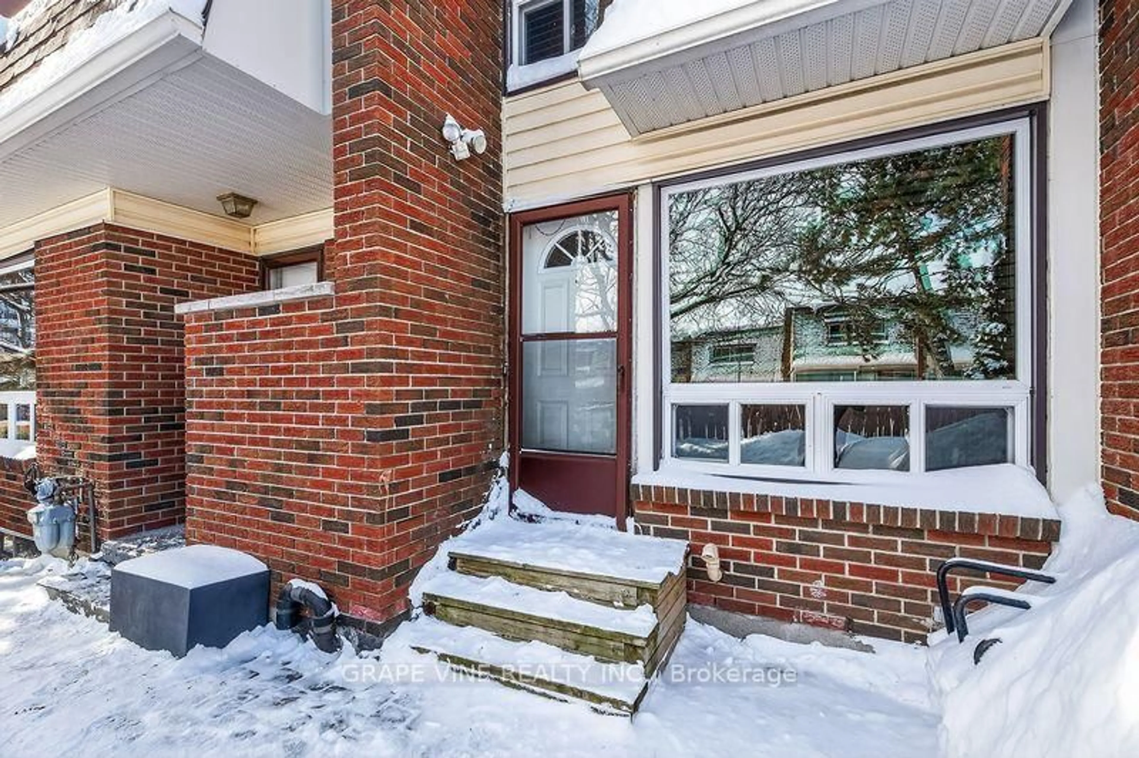 Home with brick exterior material, street for 2939 Fairlea Cres #38, Ottawa Ontario K1V 9A5