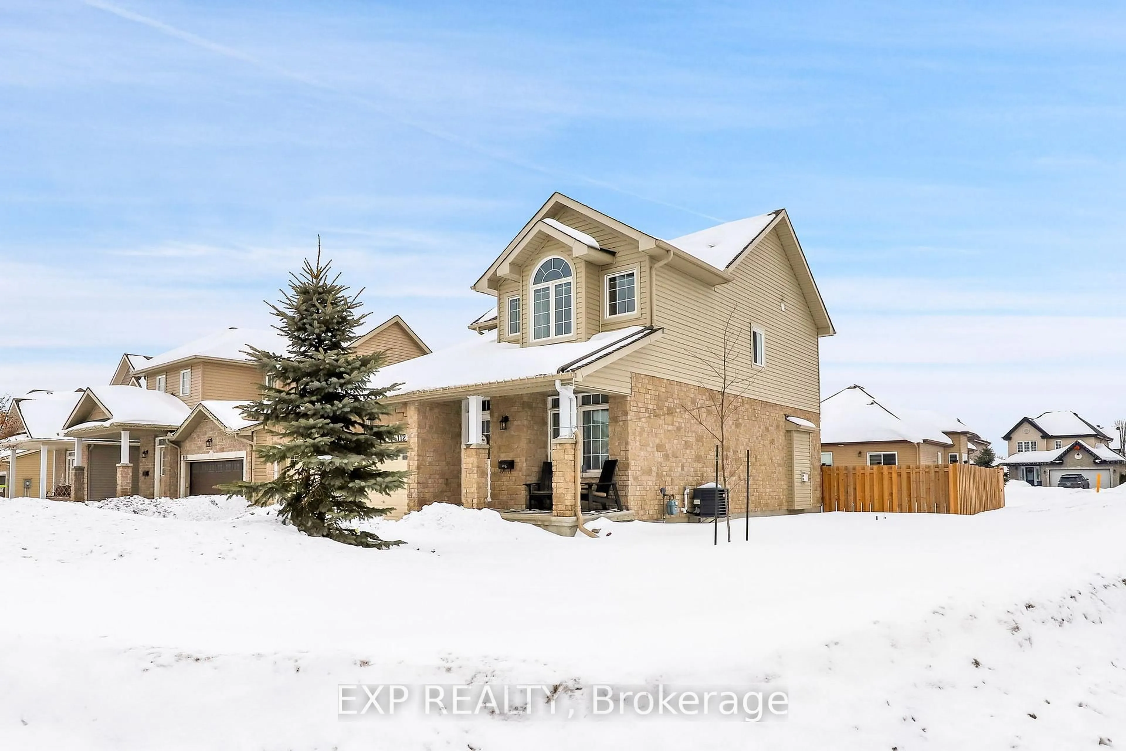 Home with brick exterior material, street for 112 Dorina Sarazin Cres, Clarence-Rockland Ontario K4K 0G6