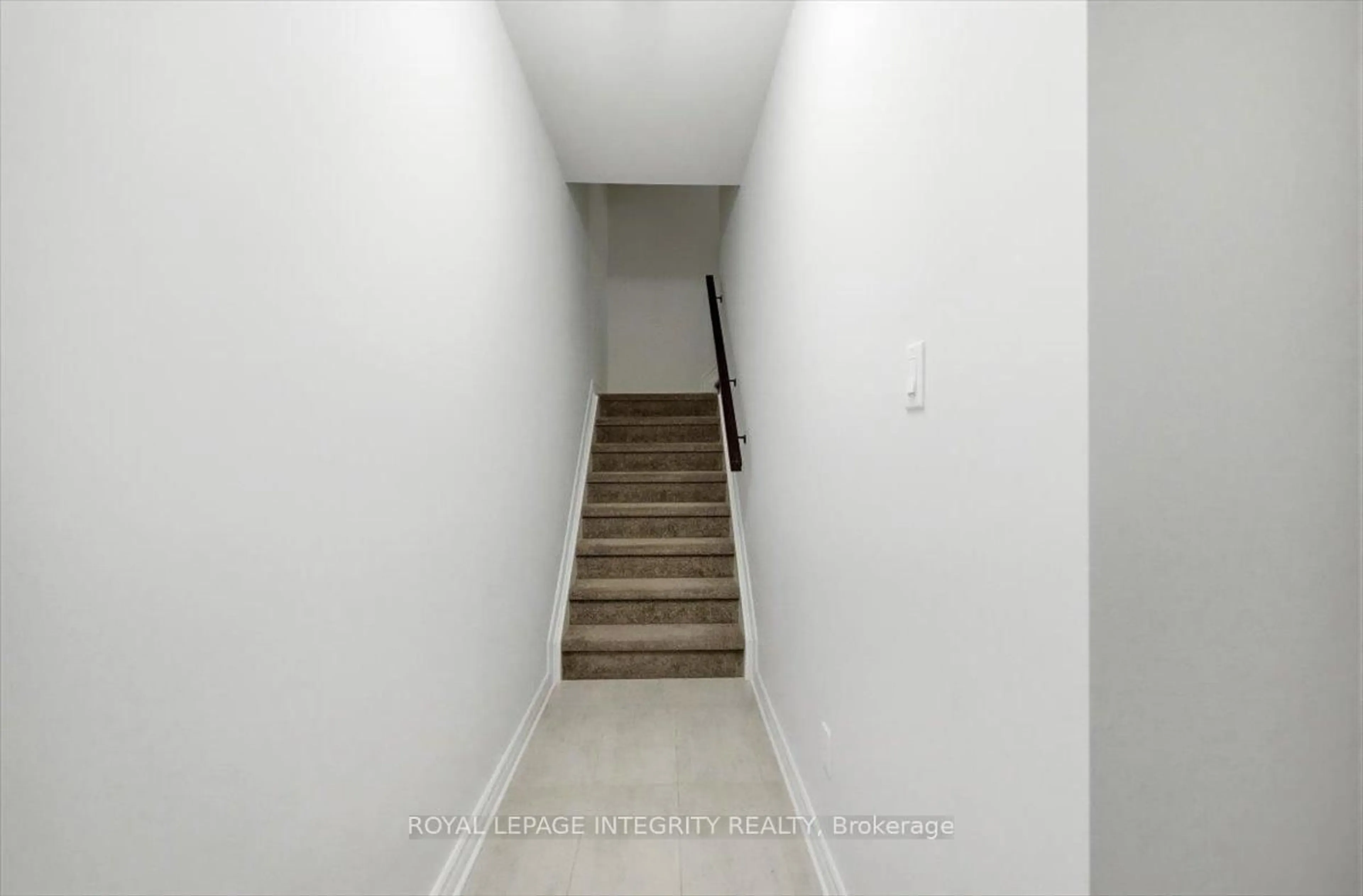 Stairs for 359 Axis Way, Ottawa Ontario K1W 0L7