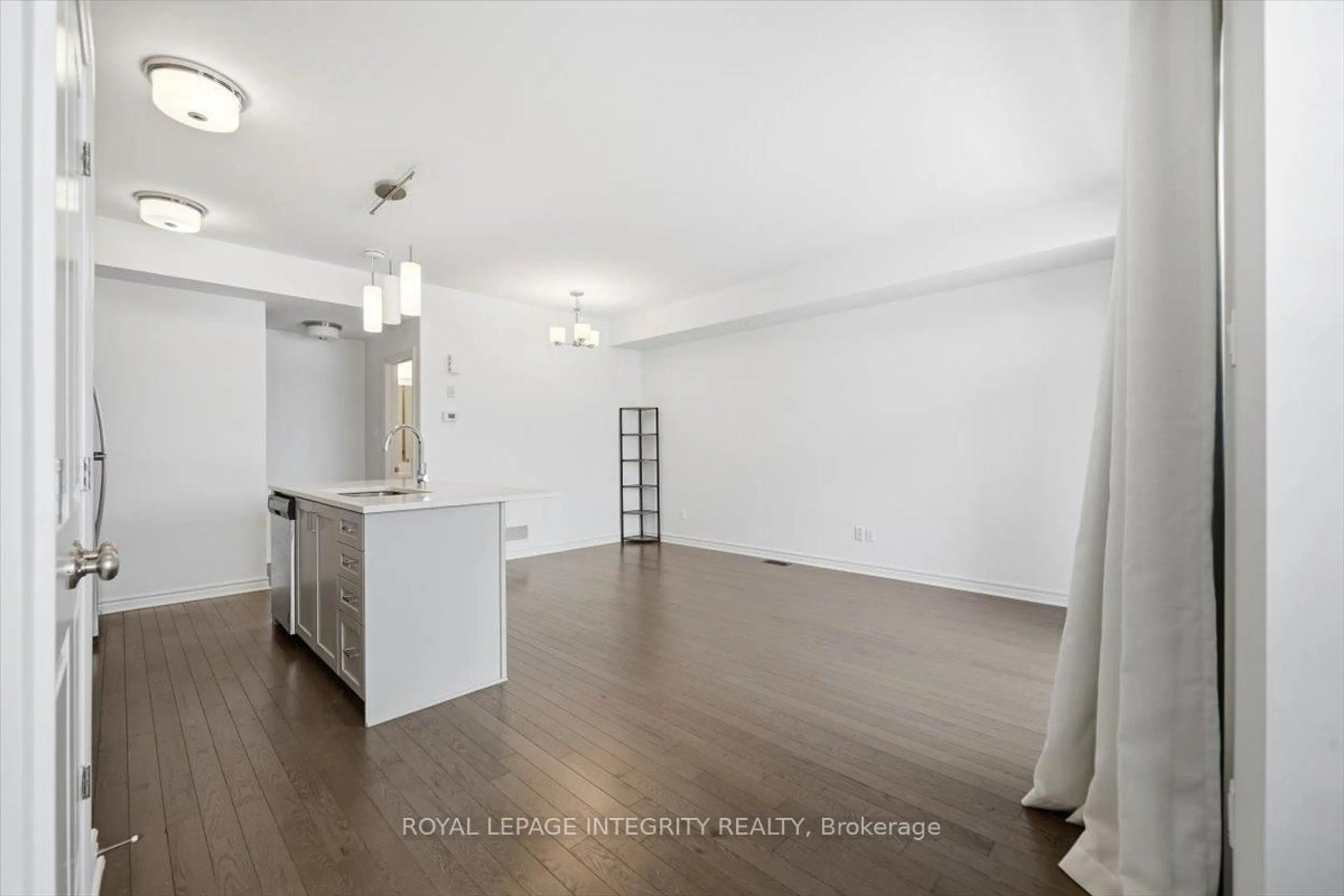 Unknown for 41 Carabiner Private, Ottawa Ontario K1W 0L7