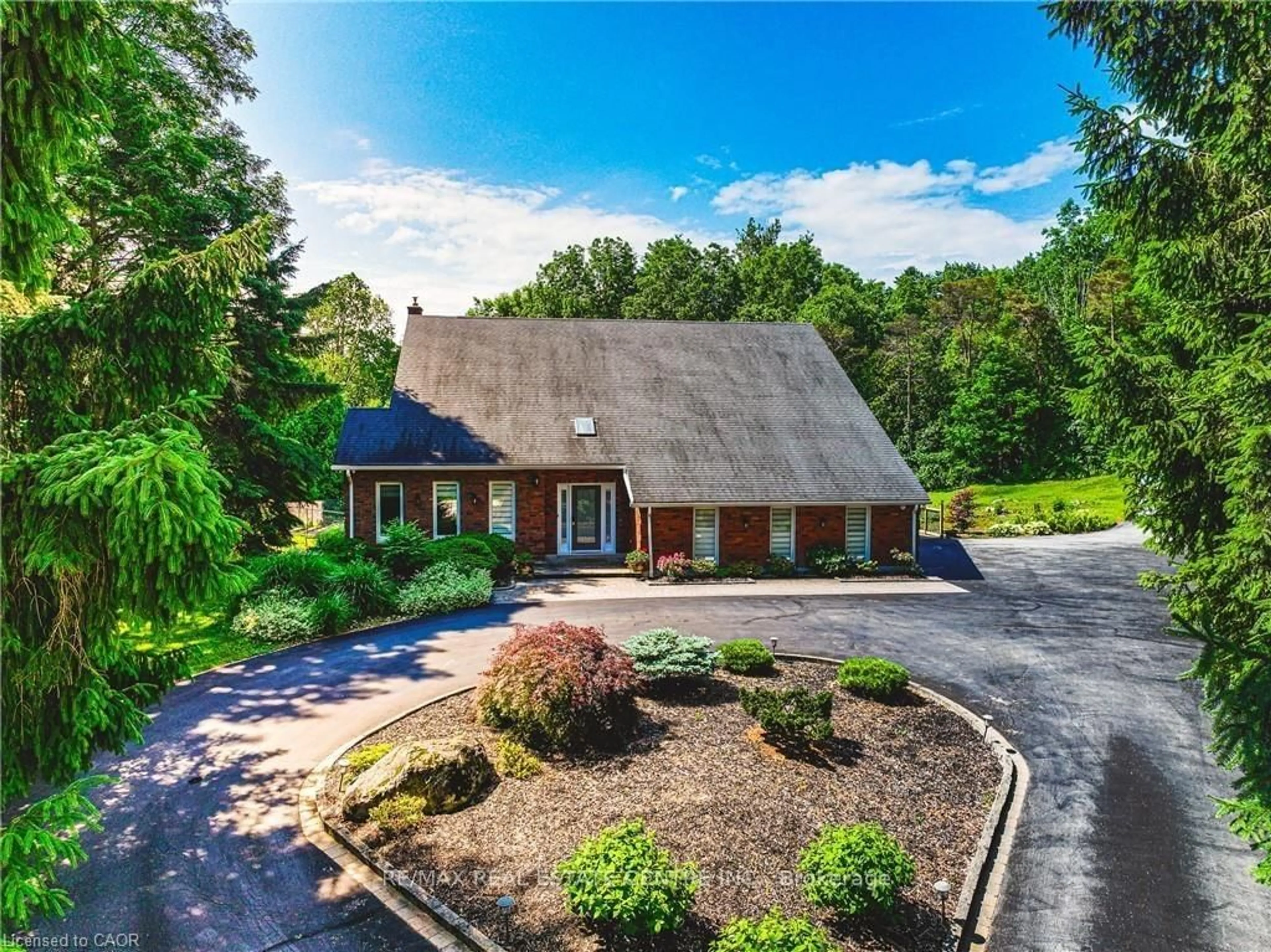 A pic from outside/outdoor area/front of a property/back of a property/a pic from drone, water/lake/river/ocean view for 6 Iris Crt, Hamilton Ontario L0R 1H3