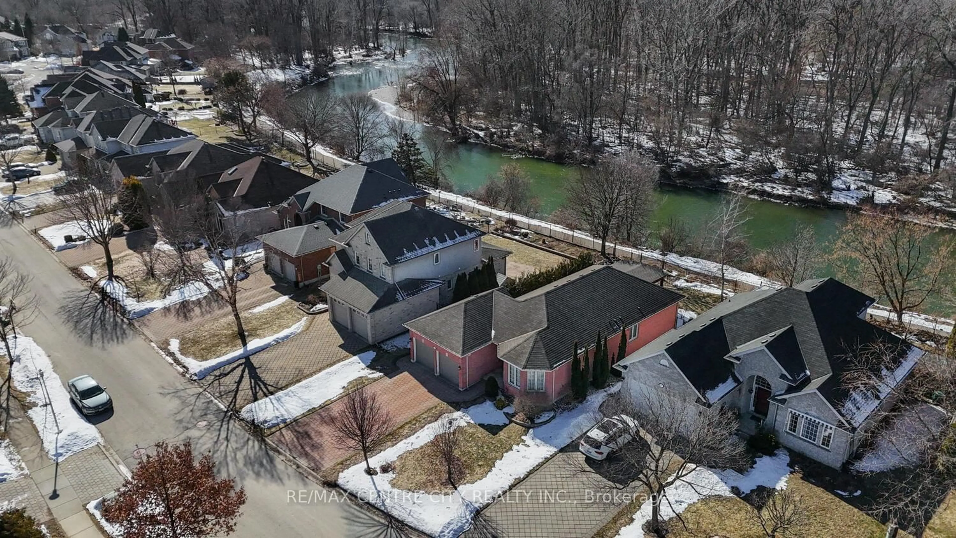 A pic from outside/outdoor area/front of a property/back of a property/a pic from drone, water/lake/river/ocean view for 143 Greyrock Cres, London East Ontario N5Y 6L5