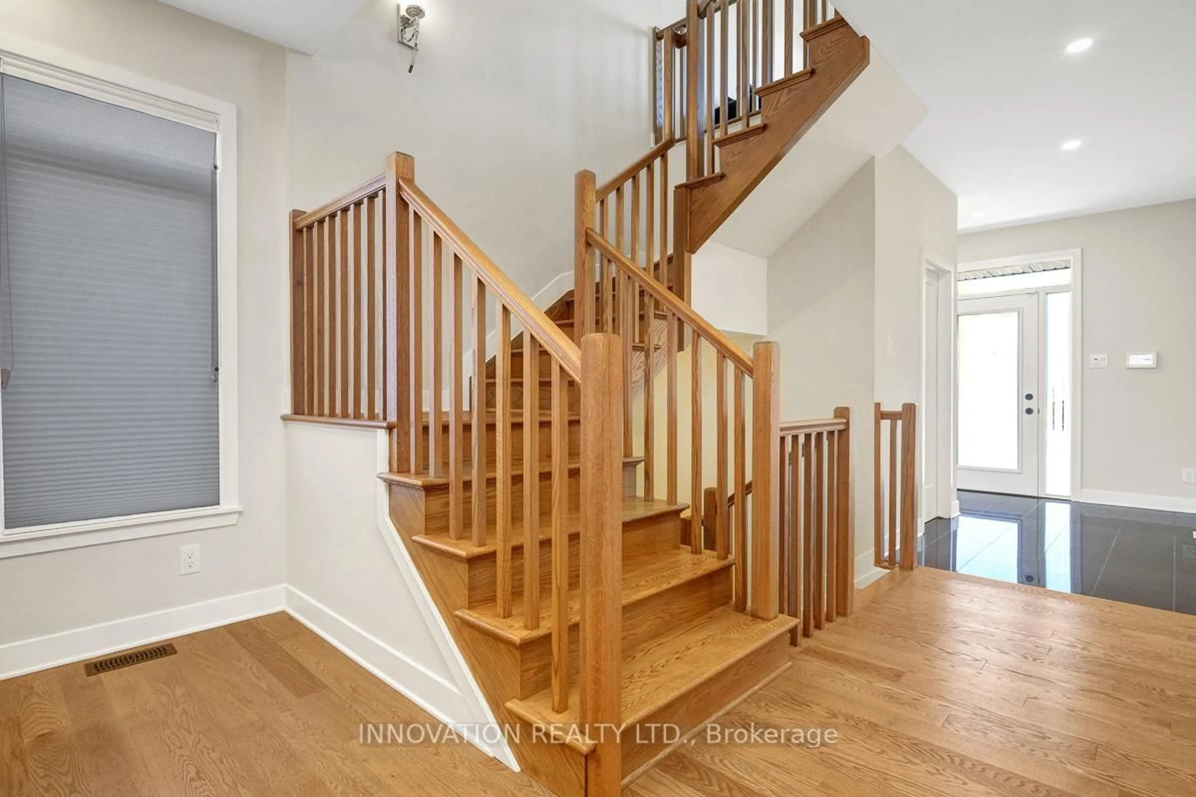 Stairs for 429 Fernside St, Ottawa Ontario K2T 0L2