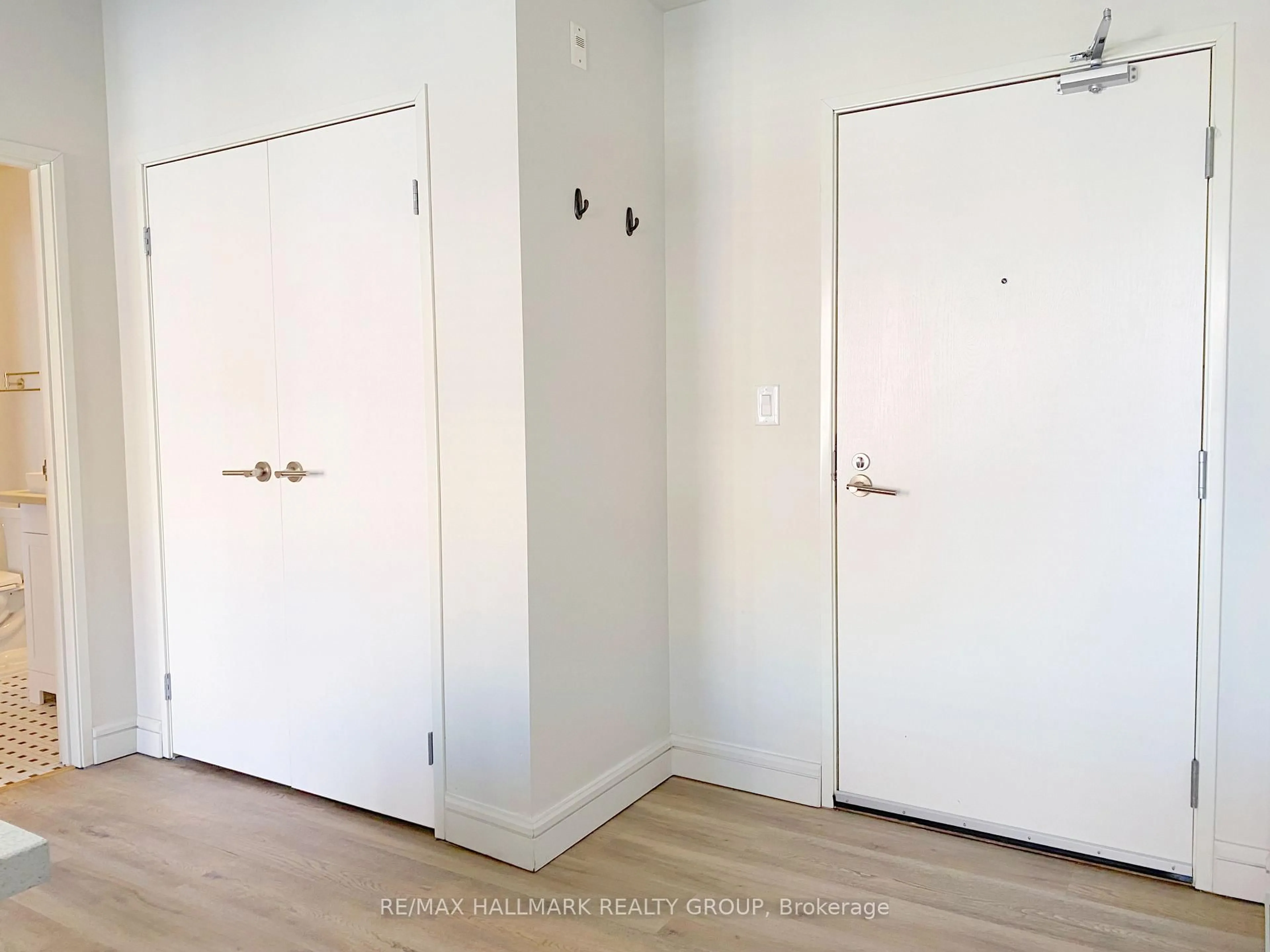 Indoor entryway for 555 Anand Private #208, Ottawa Ontario K1V 2R7