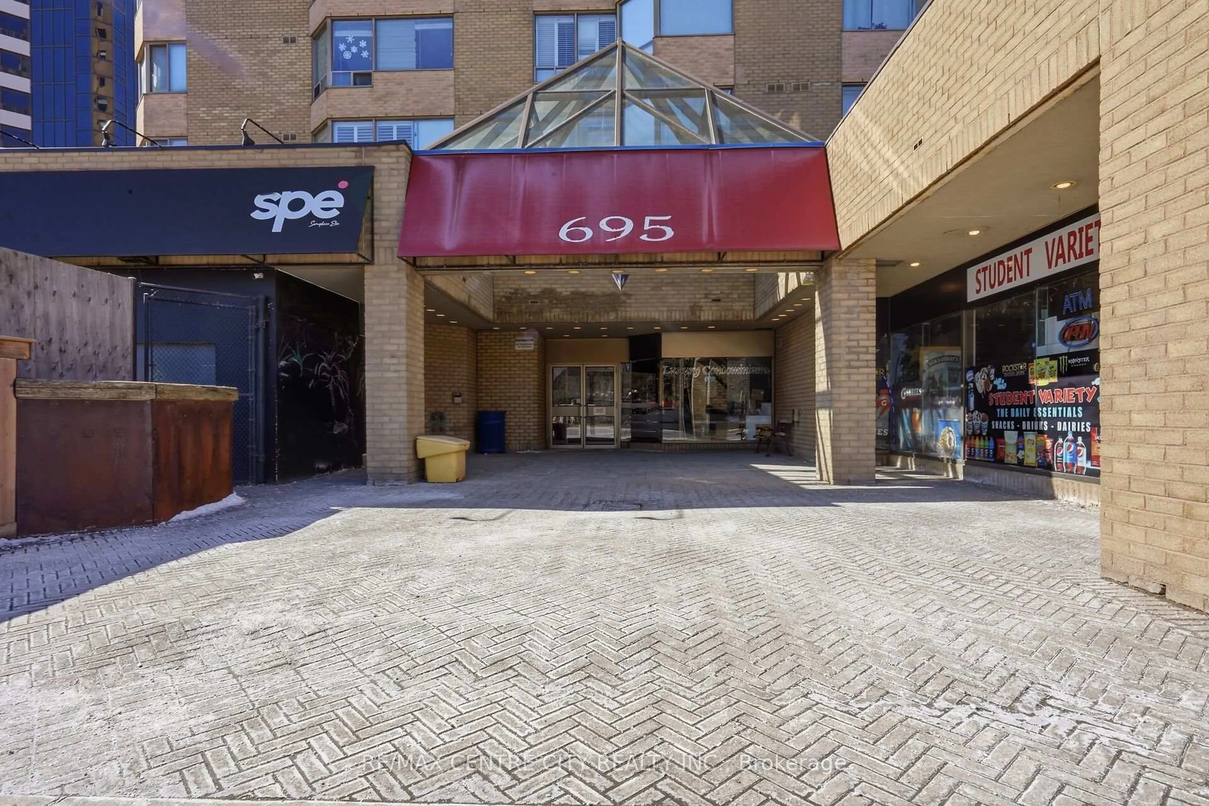 Unknown for 695 Richmond St #1503, London East Ontario N6A 5M8