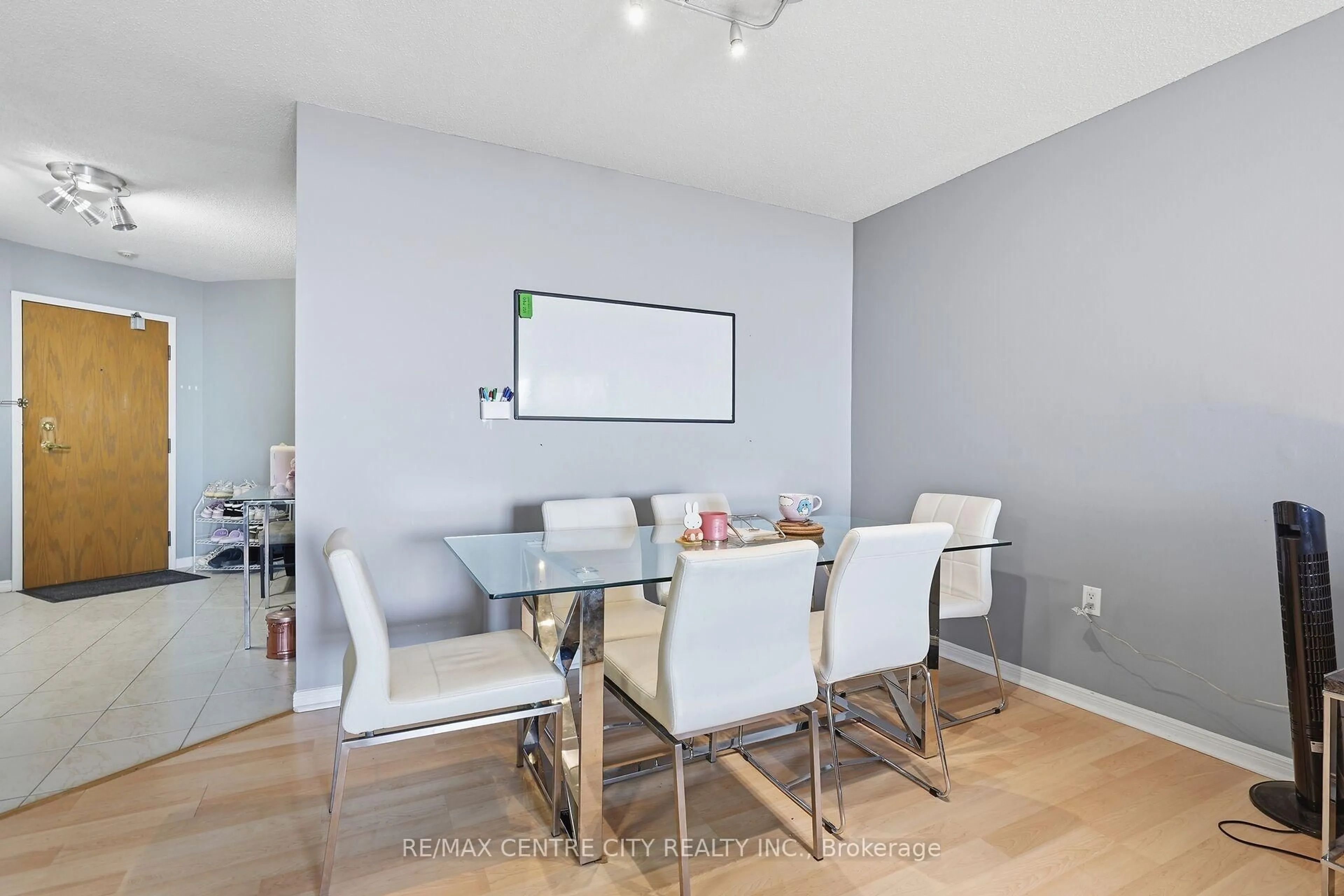 Dining room, unknown for 695 Richmond St #1503, London East Ontario N6A 5M8