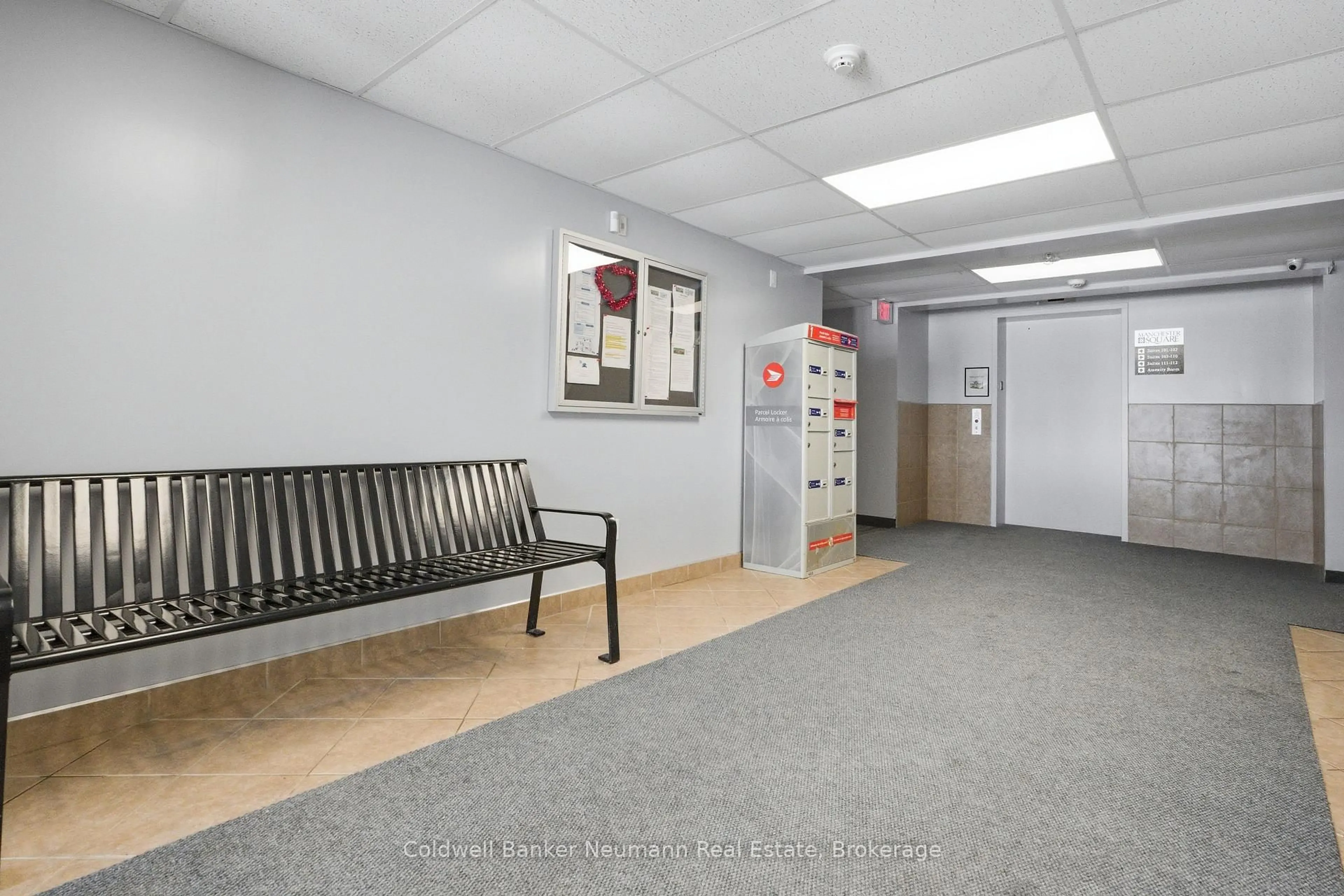 Indoor foyer for 43 Waterford Dr #405, Guelph Ontario N1L 0J6