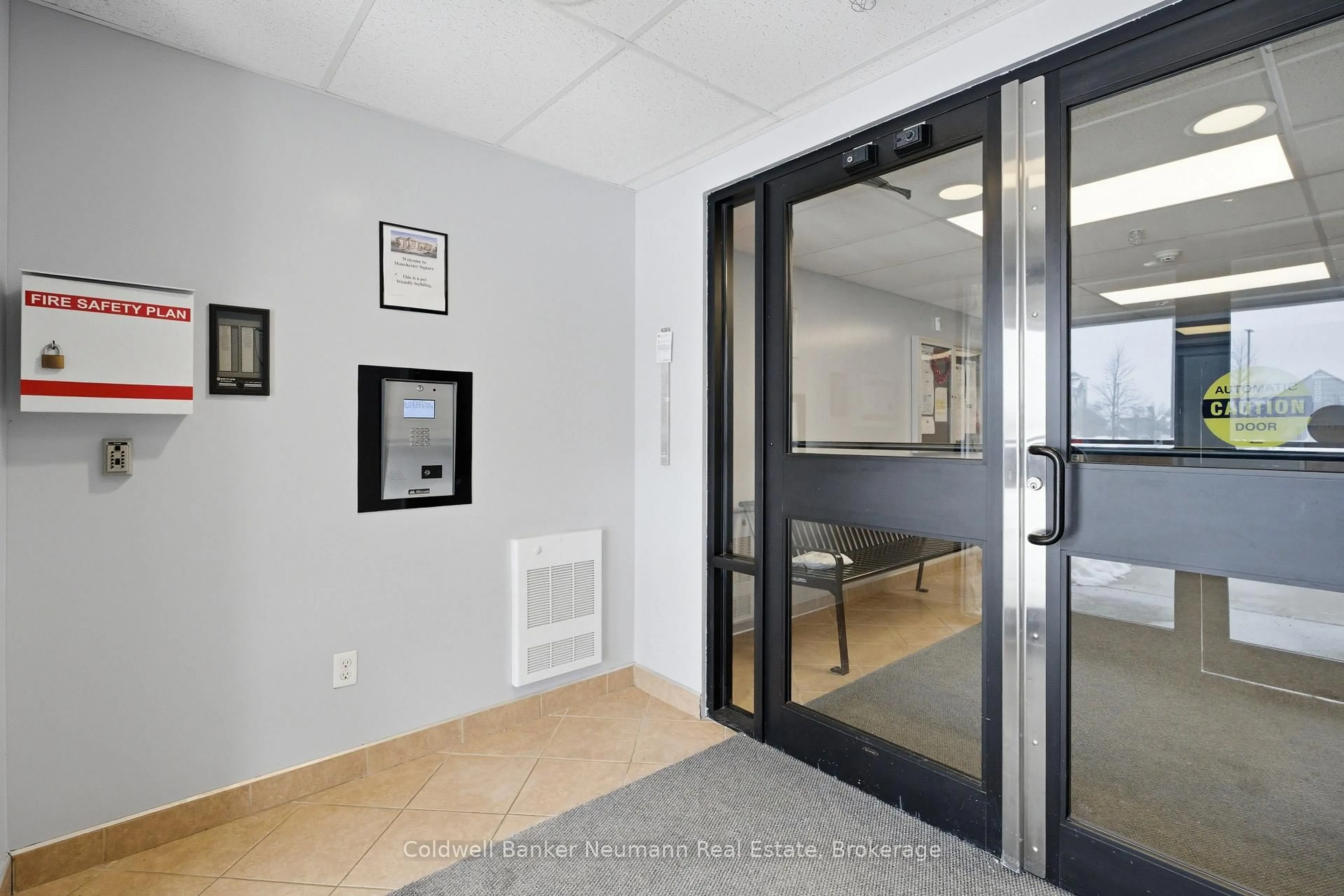 Indoor foyer for 43 Waterford Dr #405, Guelph Ontario N1L 0J6