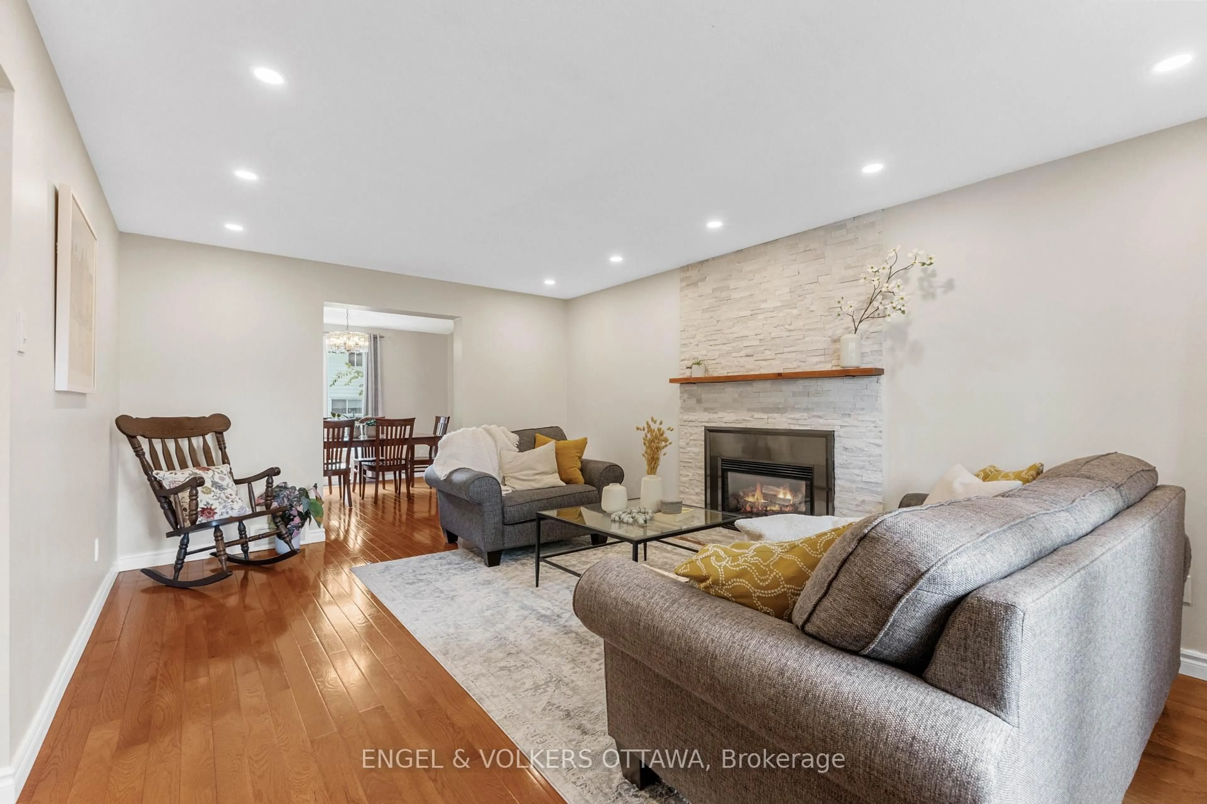 Living room with furniture, unknown for 97 Queensline Dr, Ottawa Ontario K2H 7J6