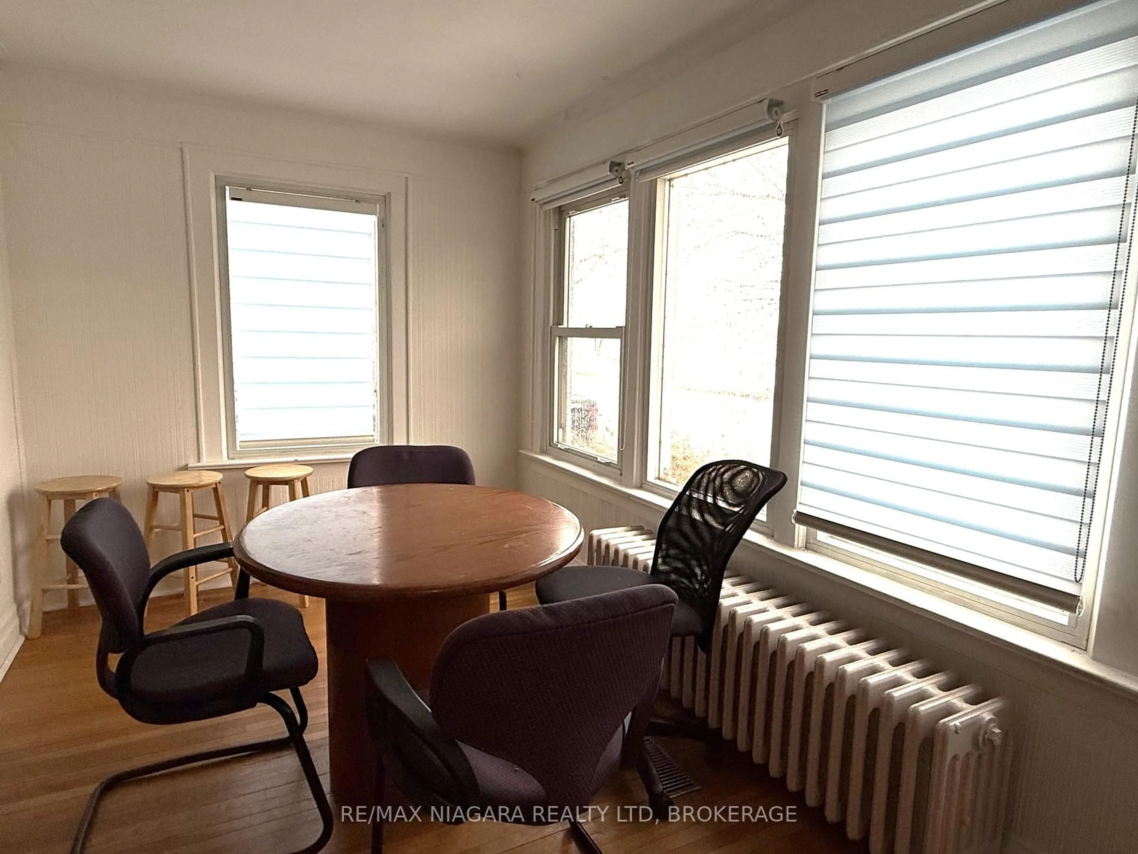 A pic of a room for 177 Niagara Blvd, Fort Erie Ontario L2A 3G7