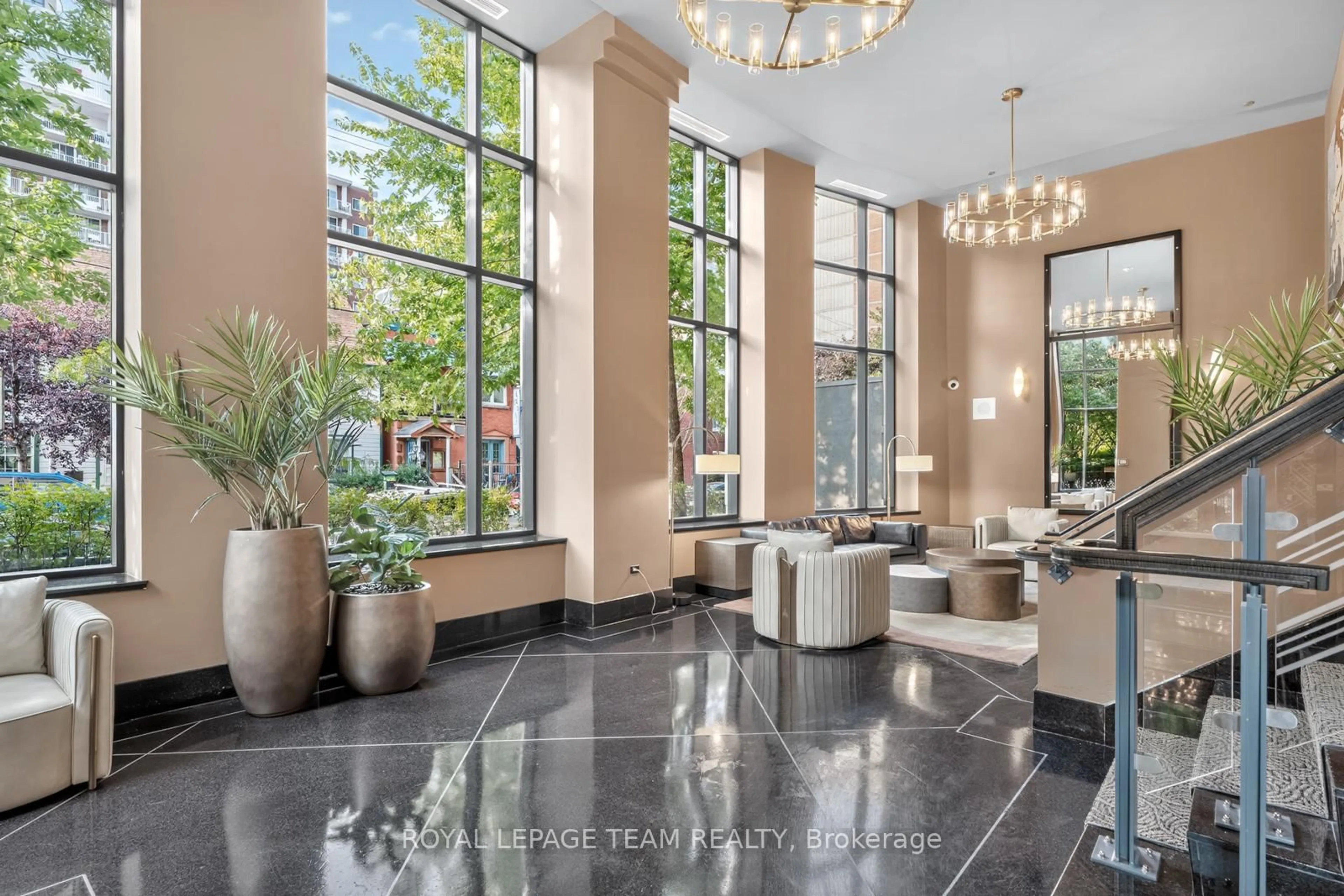 Lobby for 235 Kent Ave #1902, Ottawa Ontario K2P 0A5