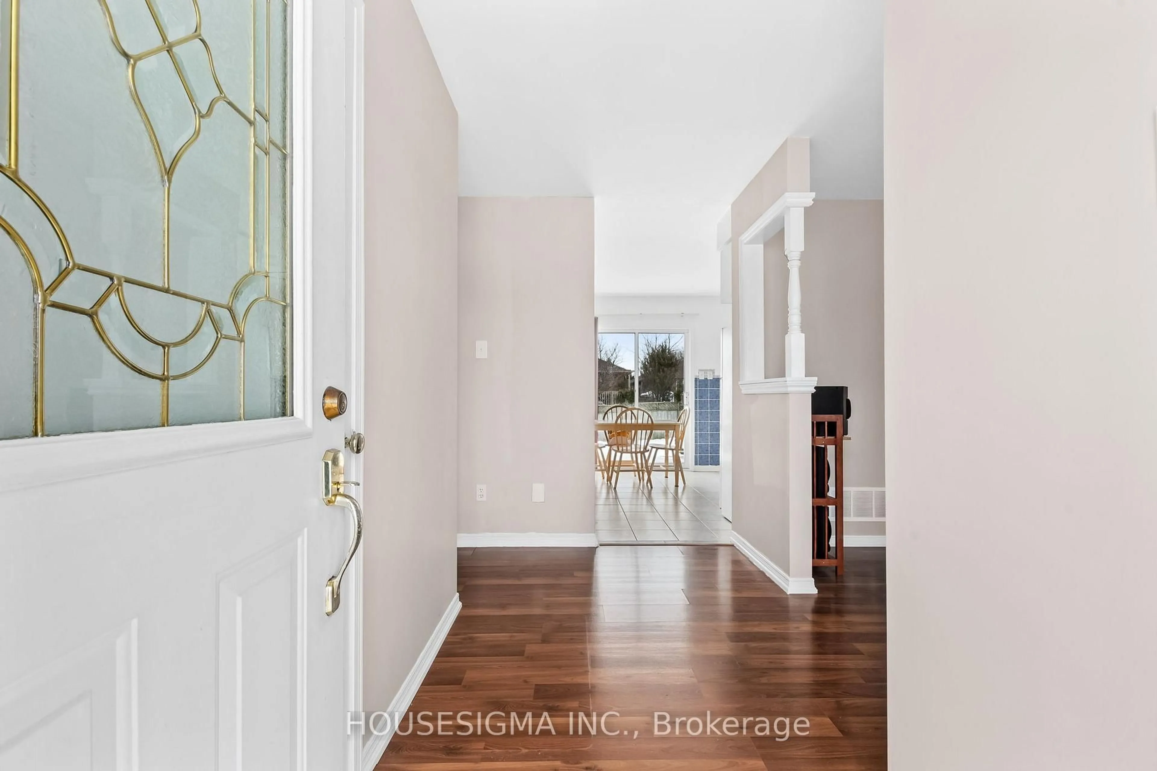 Indoor entryway for 433 Rayner Rd, Cobourg Ontario K9A 5M8