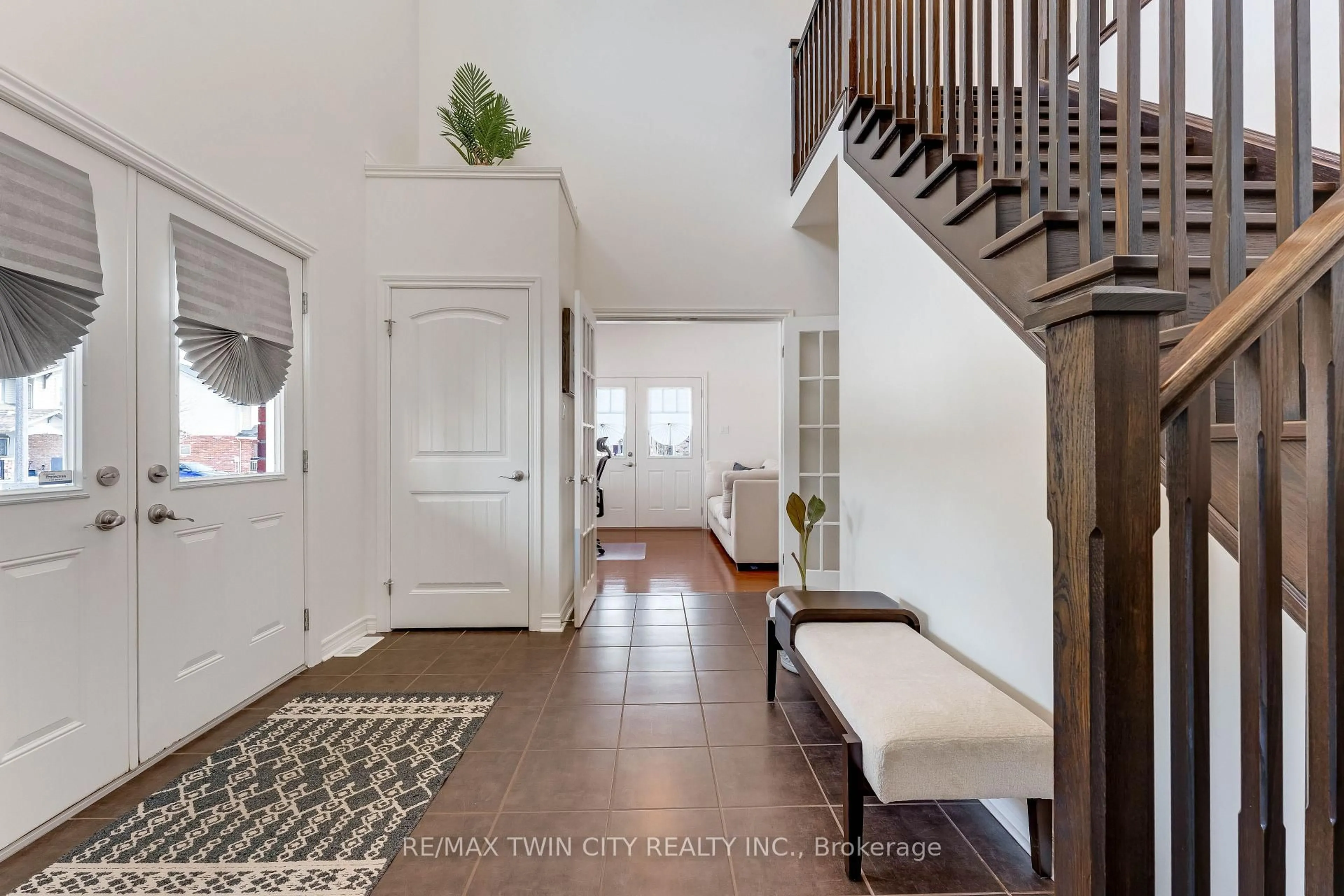 Indoor entryway for 127 Eliza Ave, Kitchener Ontario N2E 0C5