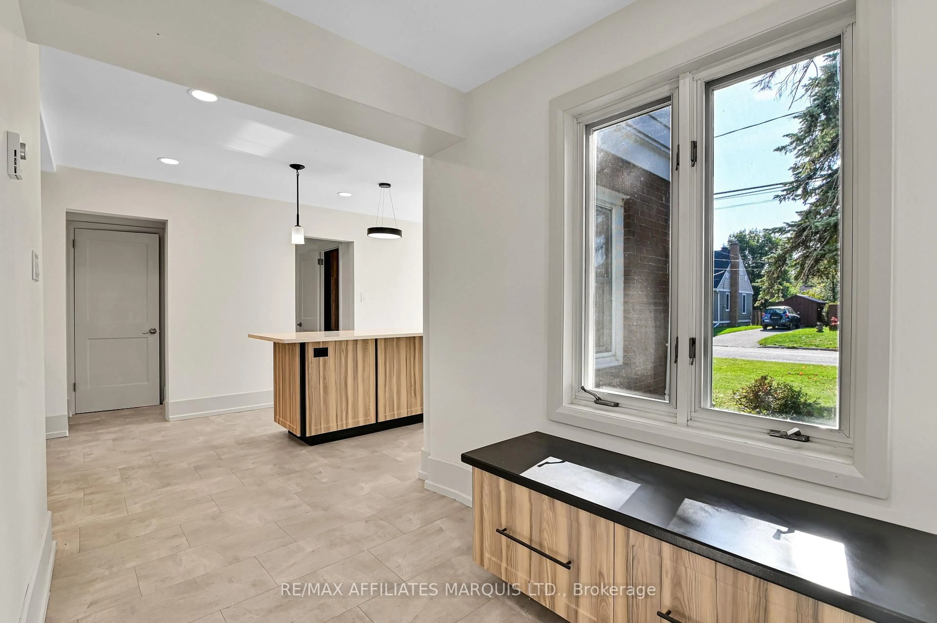 Contemporary bathroom, ceramic/tile floor for 1603 Peter St, Cornwall Ontario K6J 1W7