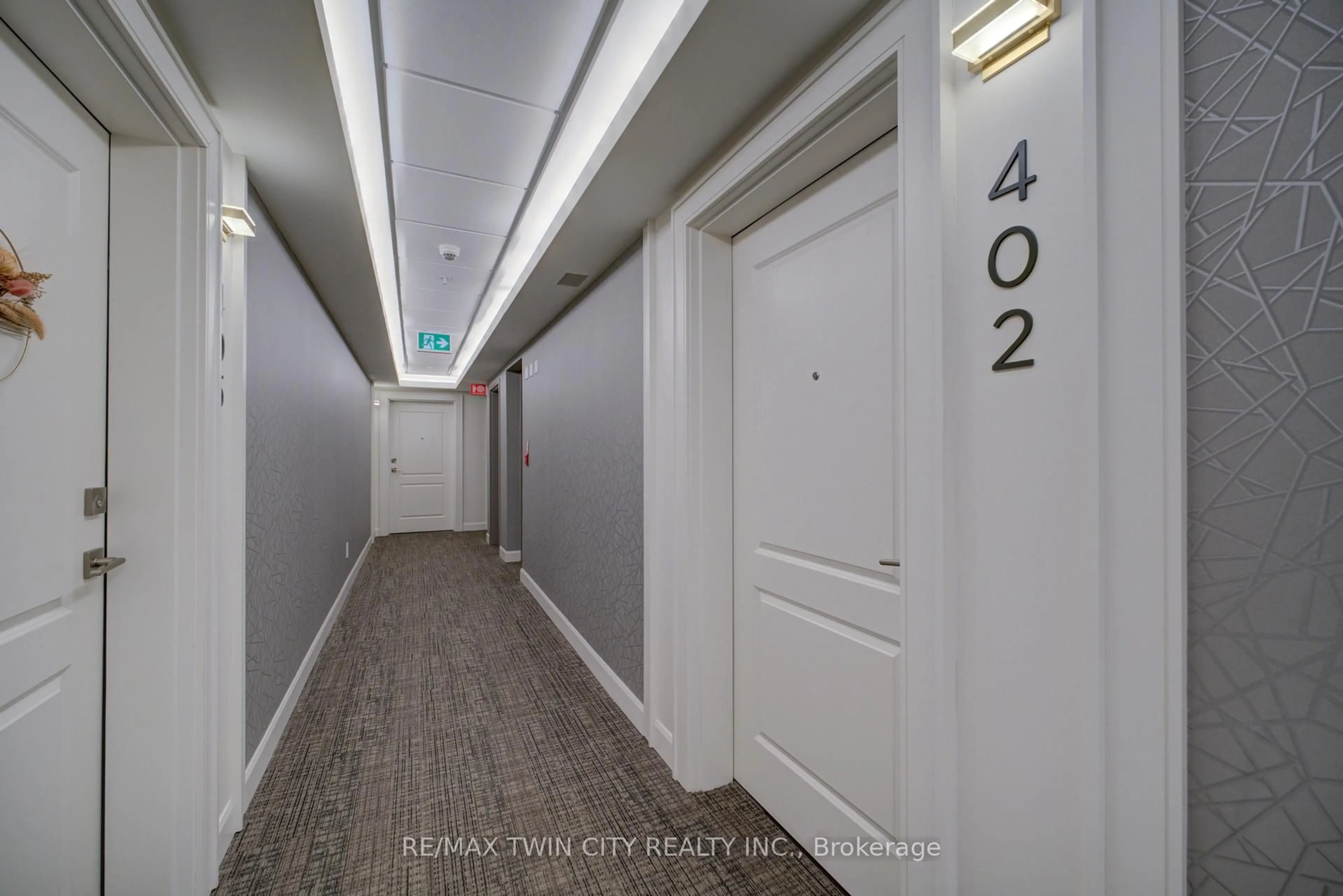 Unknown for 34 Norman St #402, Brantford Ontario N3R 2Y1