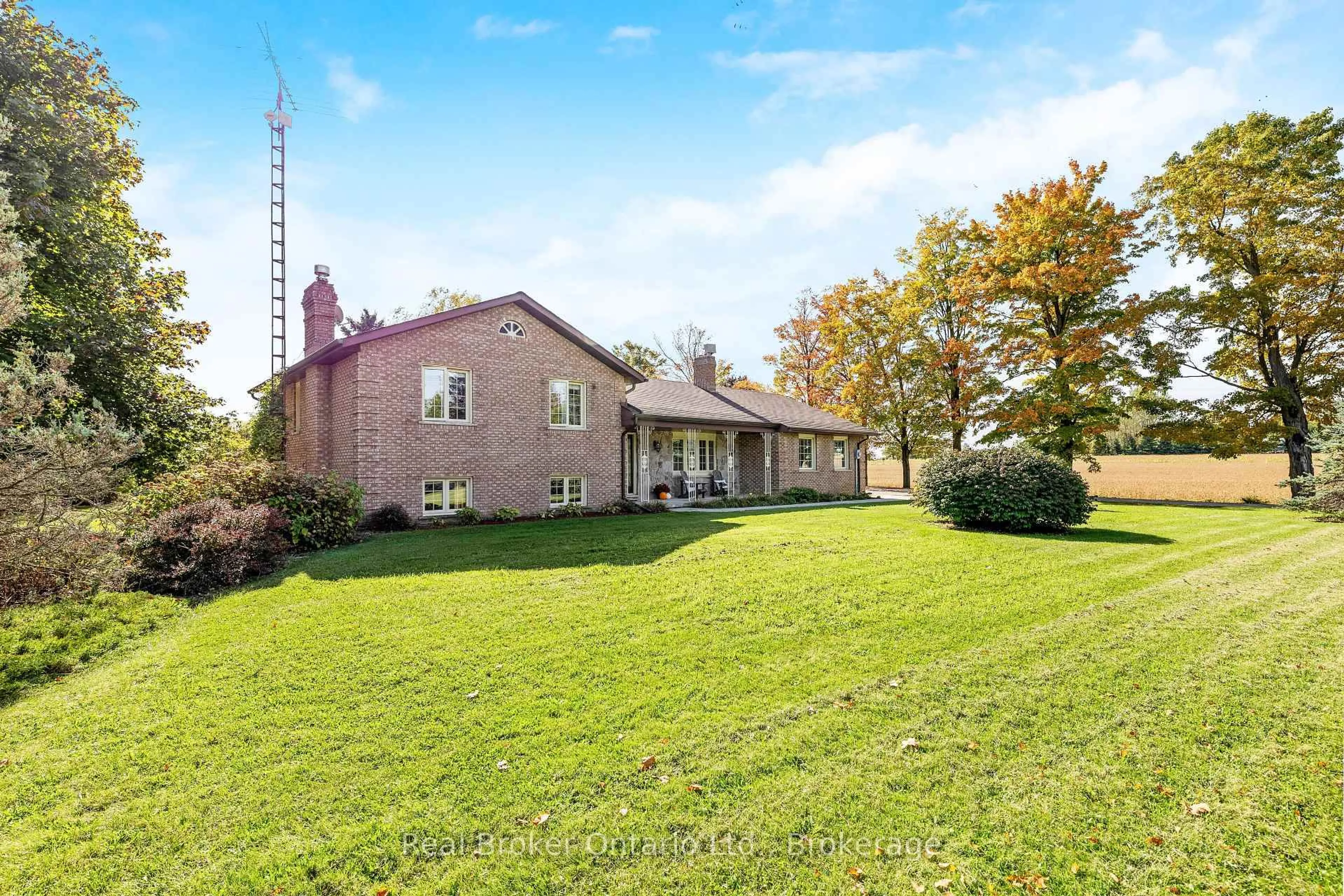 A pic from outside/outdoor area/front of a property/back of a property/a pic from drone, building for 8759 Wellington 124 Rd, Erin Ontario N1H 6H7