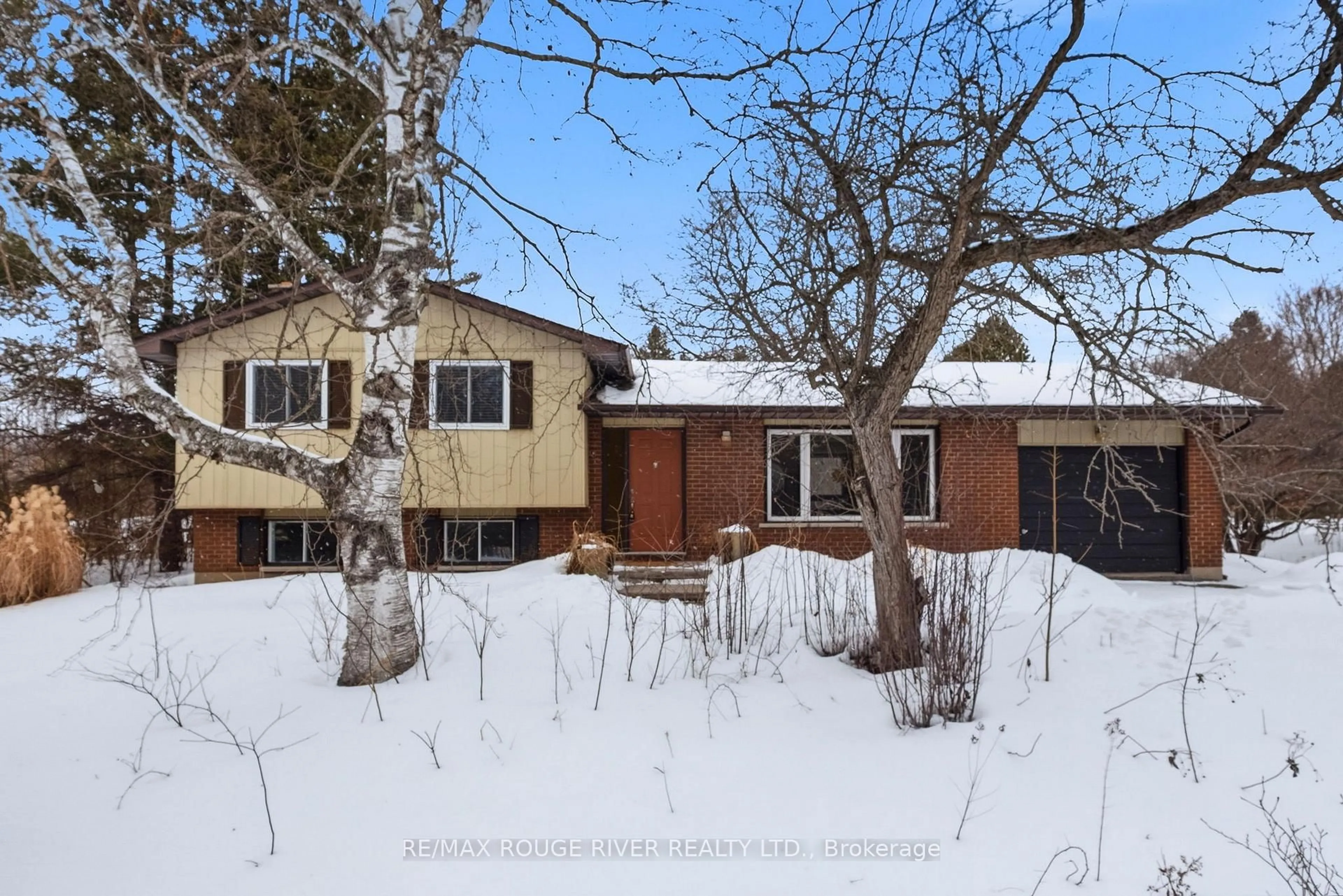 Unknown for 1020 Elgin St, Cobourg Ontario K9A 0S1