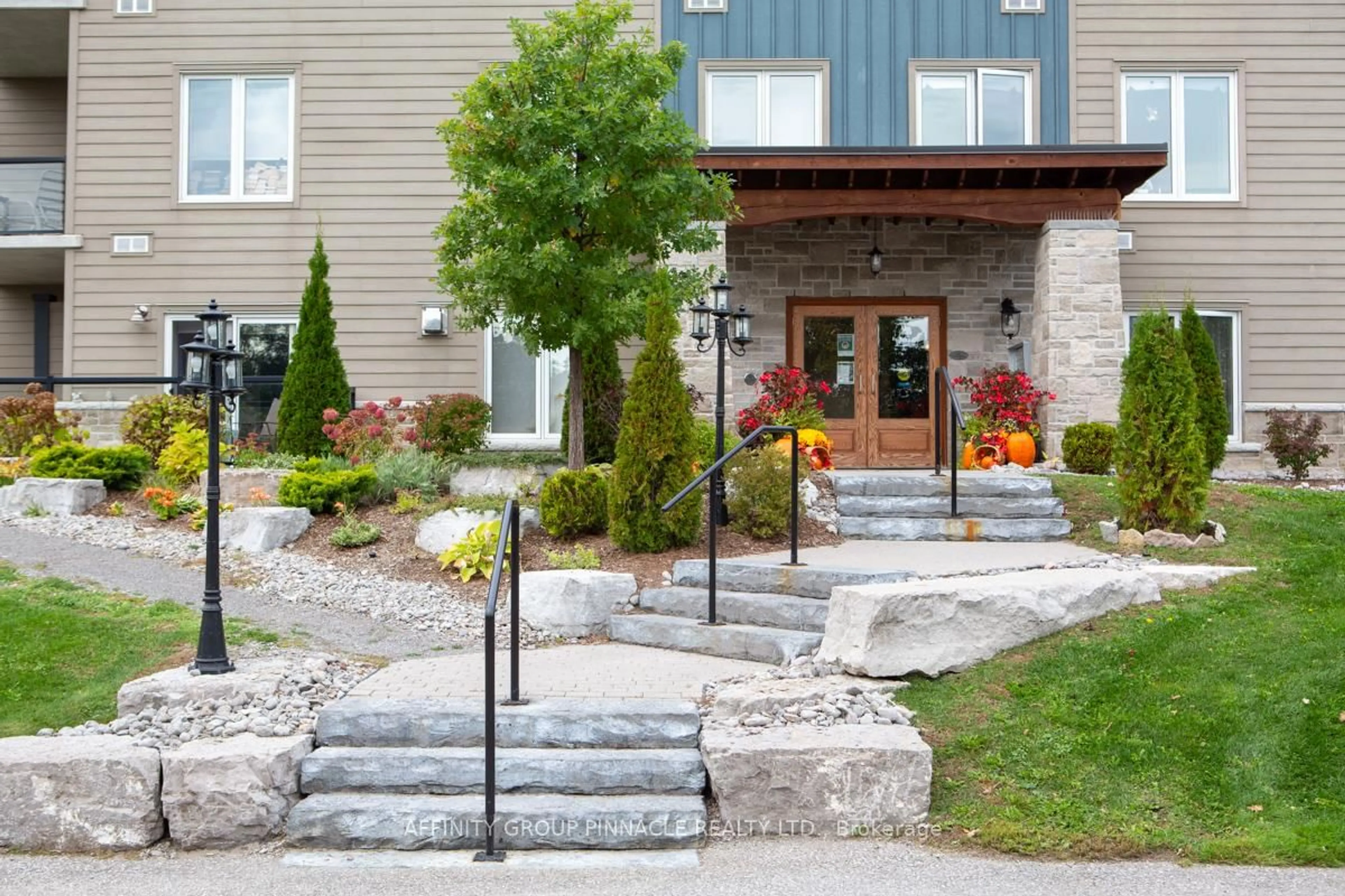 Unknown for 94 Francis St #103, Kawartha Lakes Ontario K0M 1N0