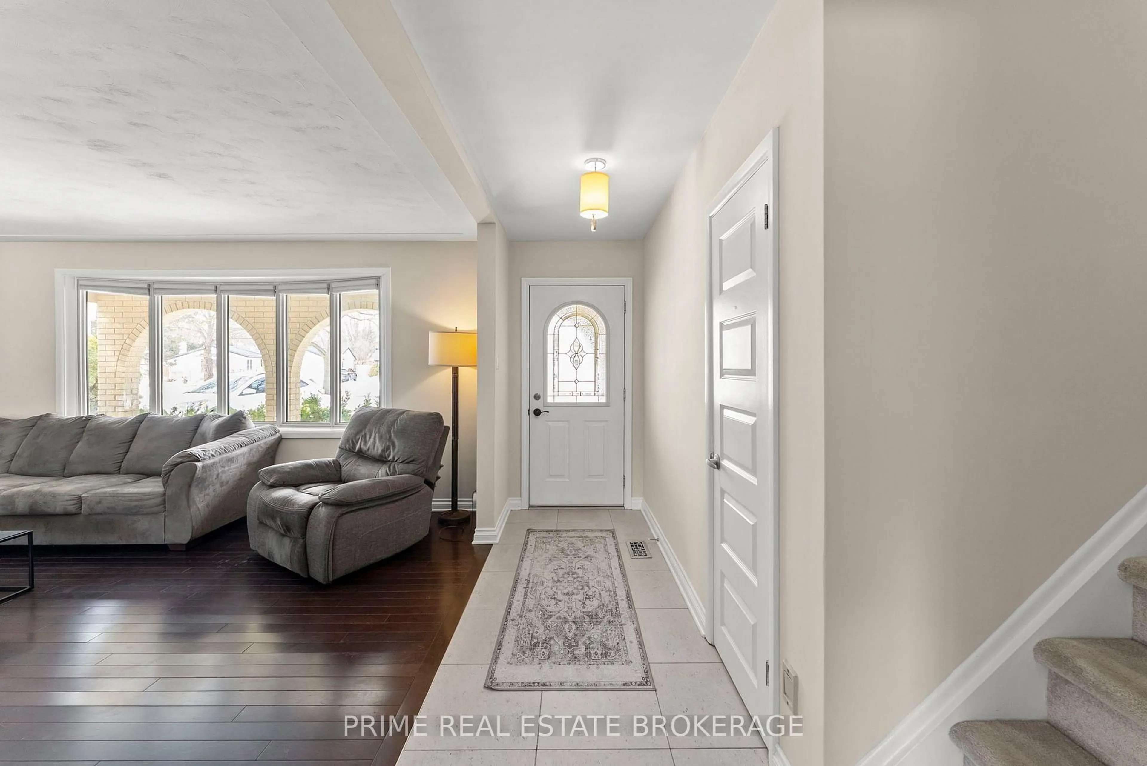 Indoor entryway for 696 Algoma Pl, London North Ontario N5X 1W6