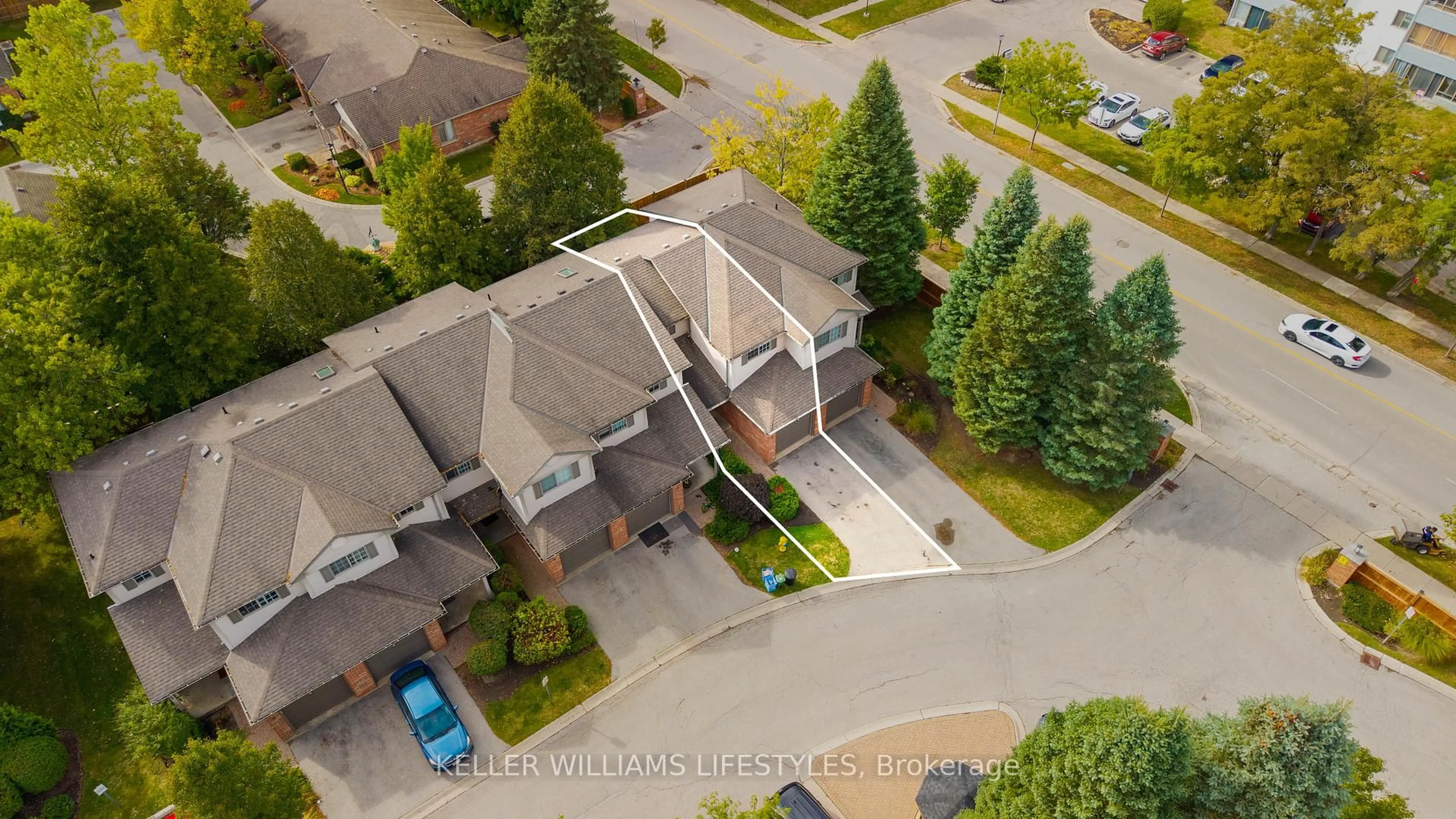 A pic from outside/outdoor area/front of a property/back of a property/a pic from drone, unknown for 505 Proudfoot Lane #2, London North Ontario N6H 5N8