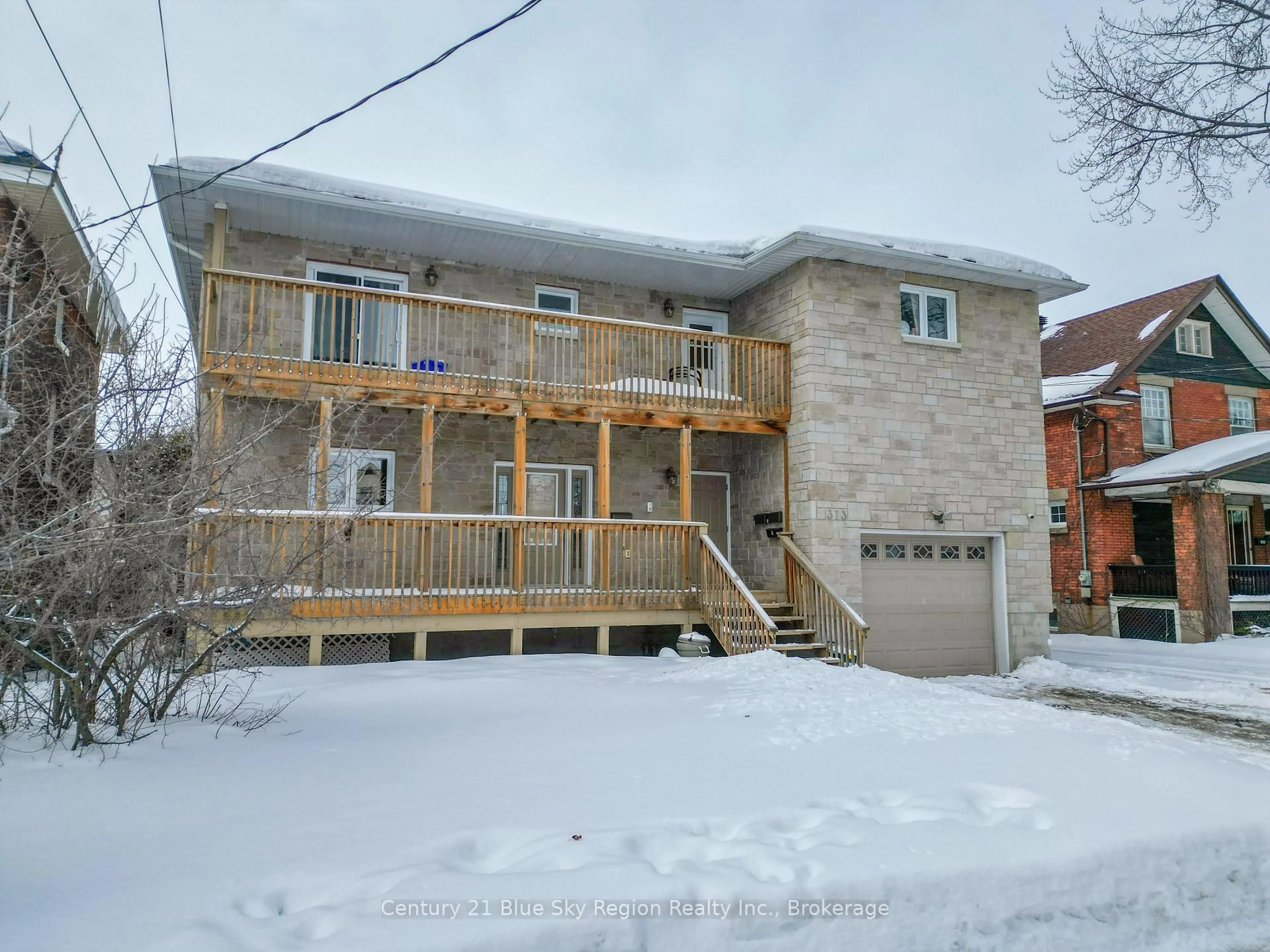 Home with brick exterior material, building for 373 First Ave, North Bay Ontario P1B 1K2