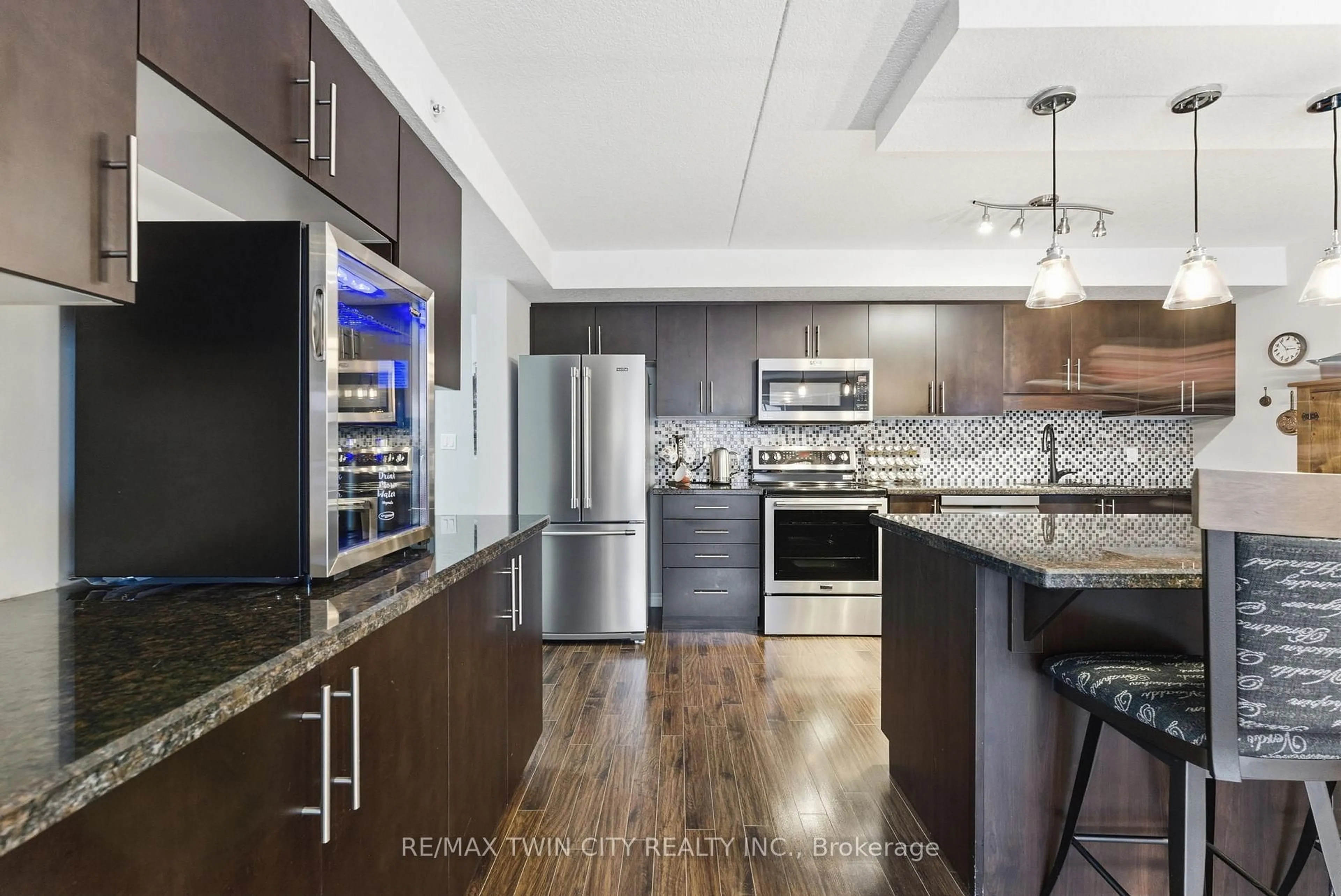 Contemporary kitchen, ceramic/tile floor for 776 Laurelwood Dr #311, Waterloo Ontario N2V 0A8