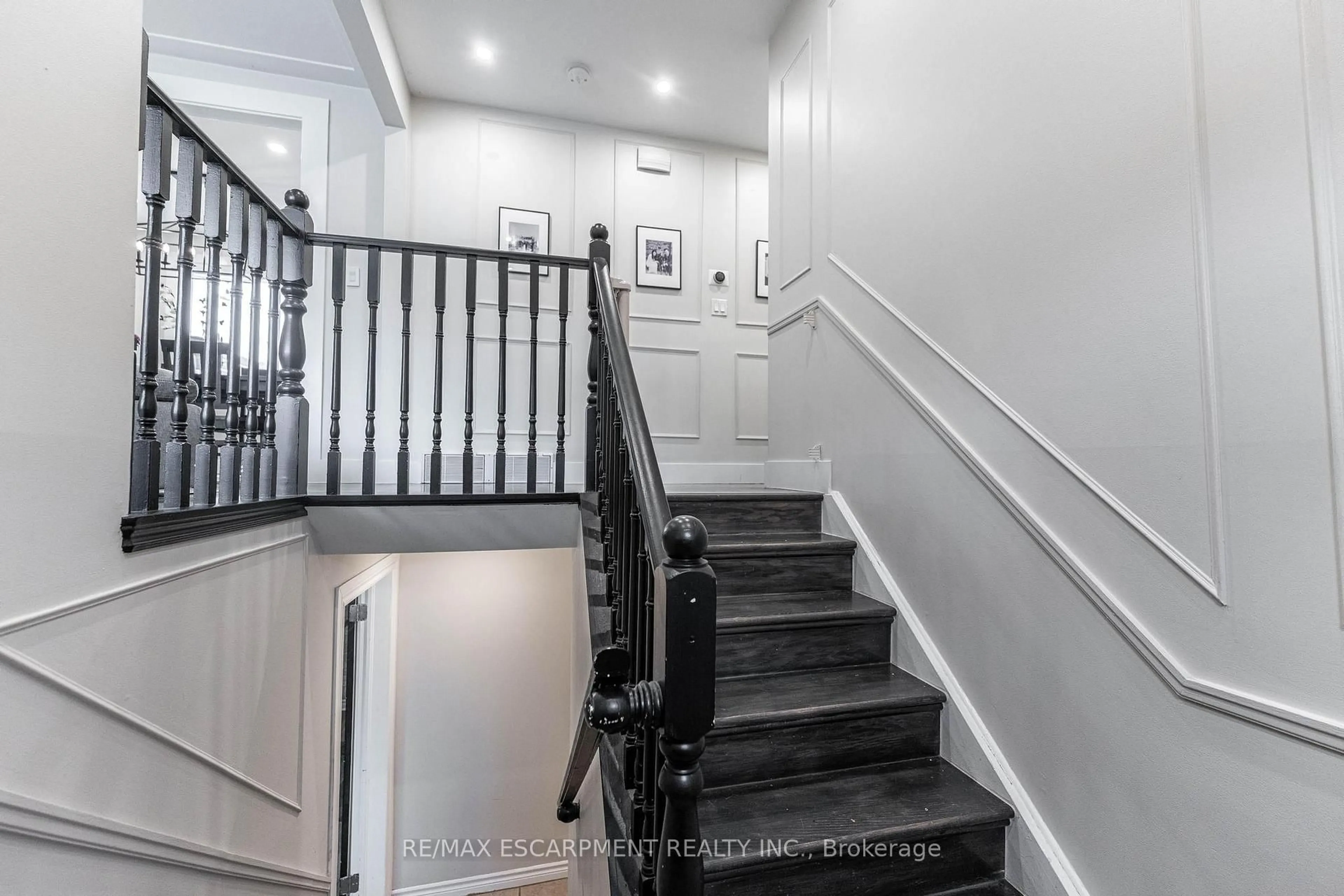 Stairs for 55 Juanita Dr, Hamilton Ontario L9C 2G4