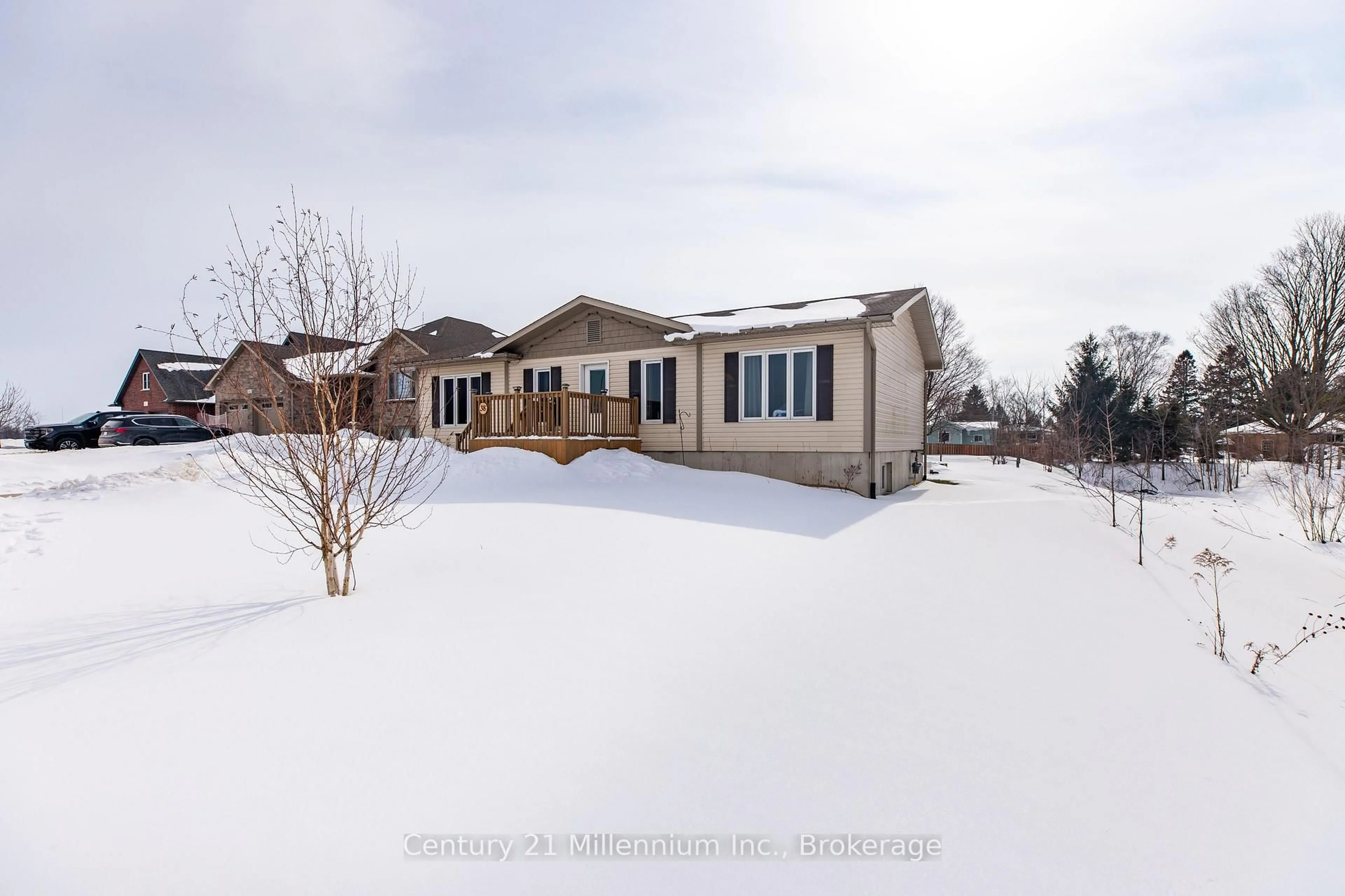 A pic from outside/outdoor area/front of a property/back of a property/a pic from drone, street for 38 Mill St, Kincardine Ontario N0G 2T0