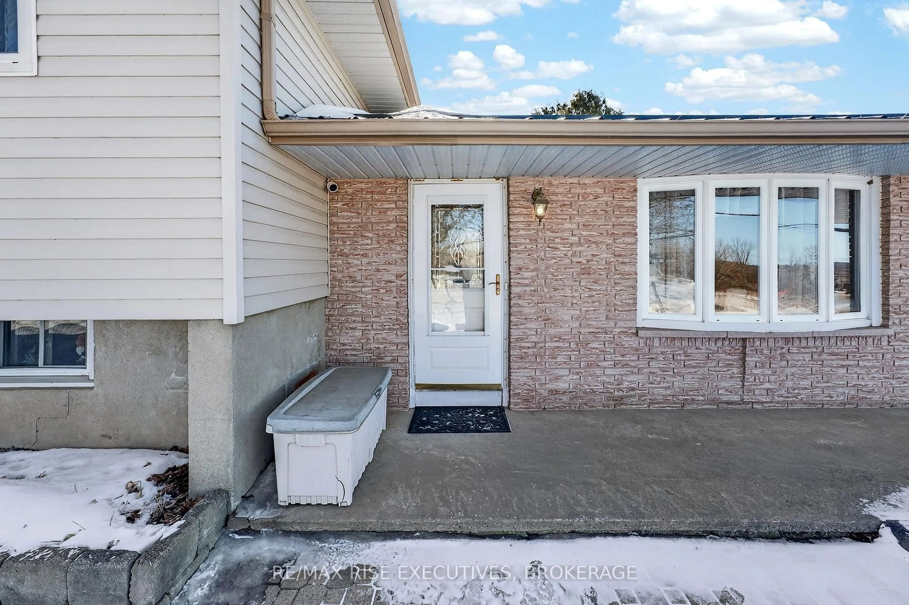 Unknown for 3231 Princess St, Kingston Ontario K7L 4V2