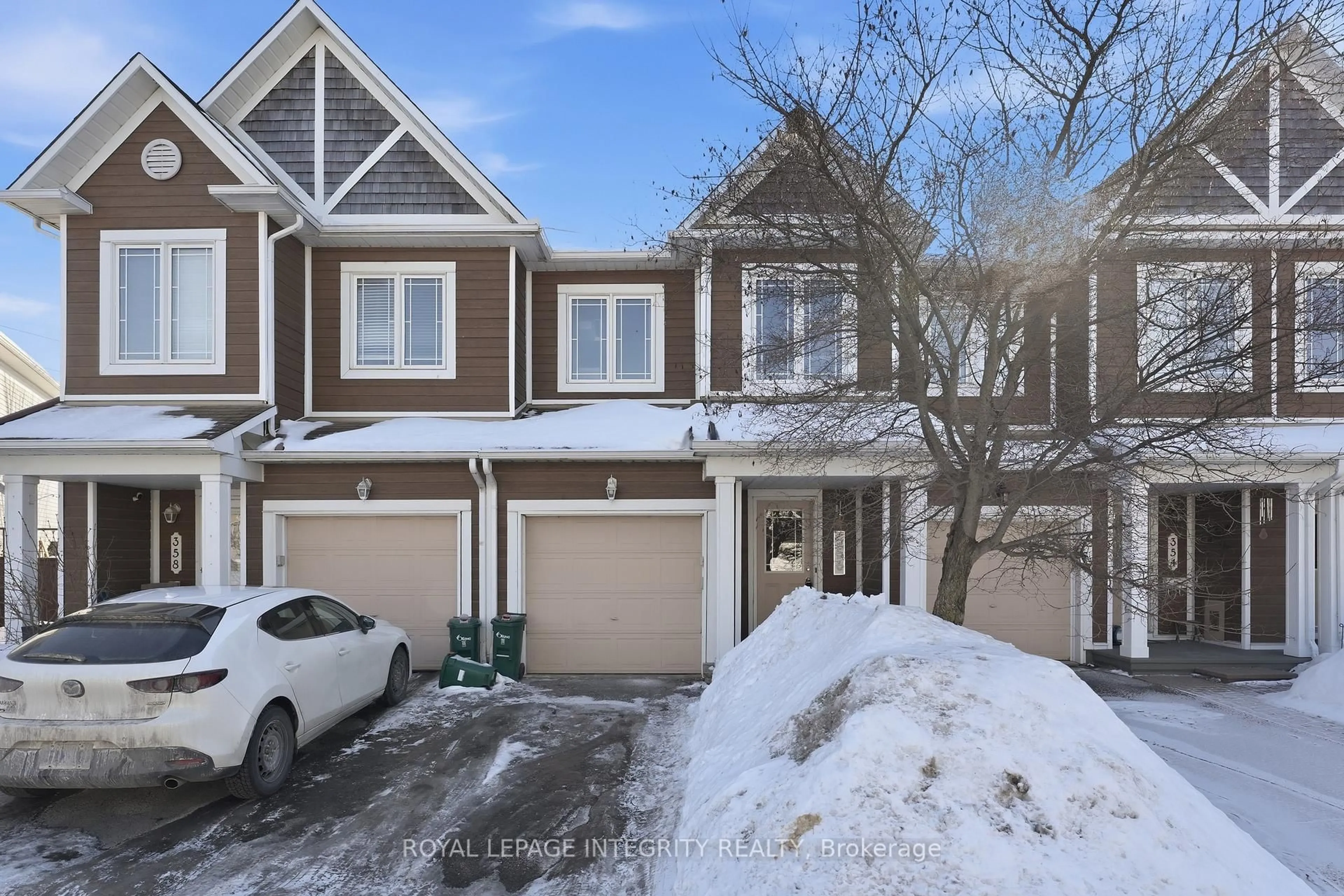 A pic from outside/outdoor area/front of a property/back of a property/a pic from drone, street for 356 Hillsboro Private, Ottawa Ontario K2M 3B1