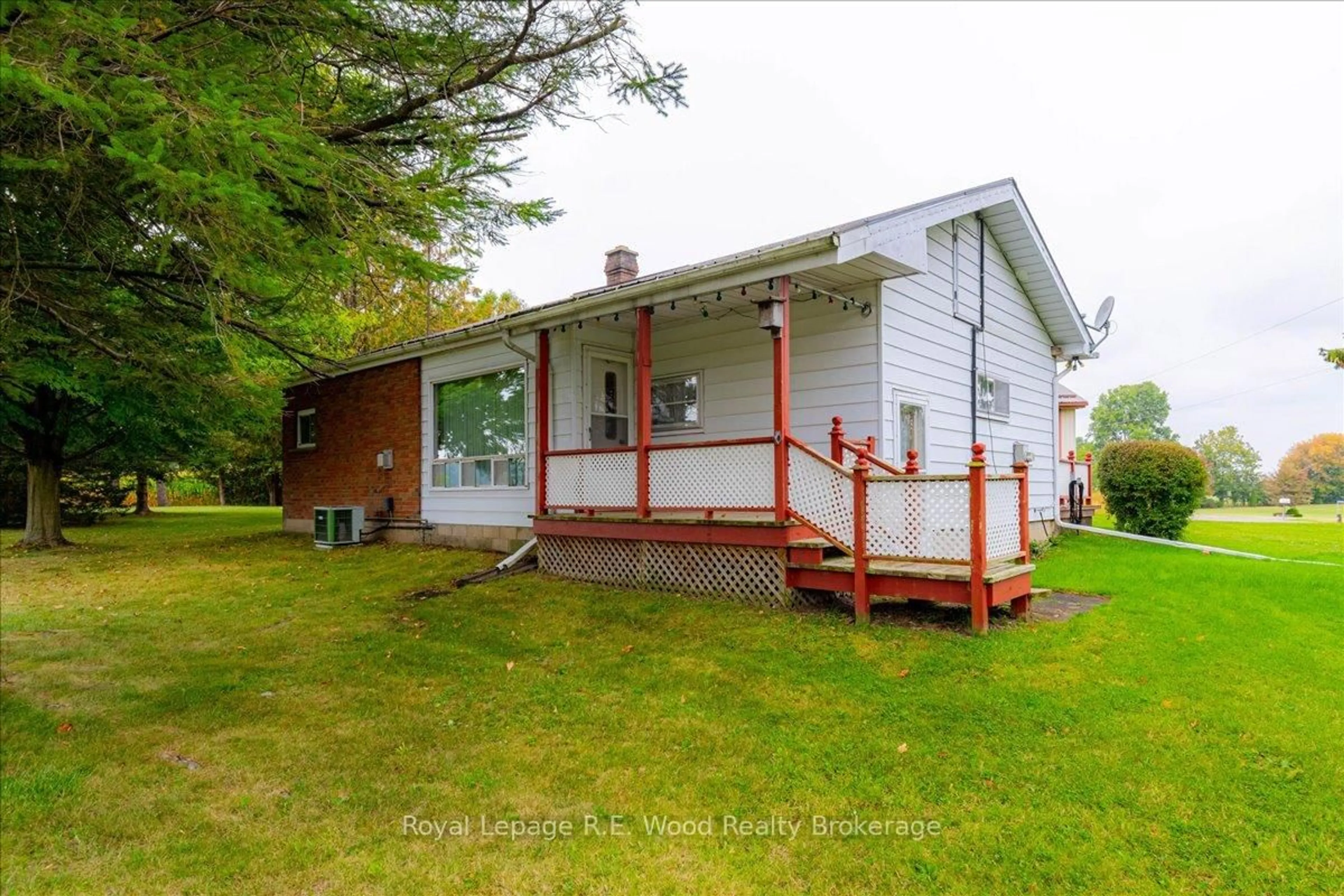 A pic from outside/outdoor area/front of a property/back of a property/a pic from drone, unknown for 55489 Best Line, Bayham Ontario N5H 2R3