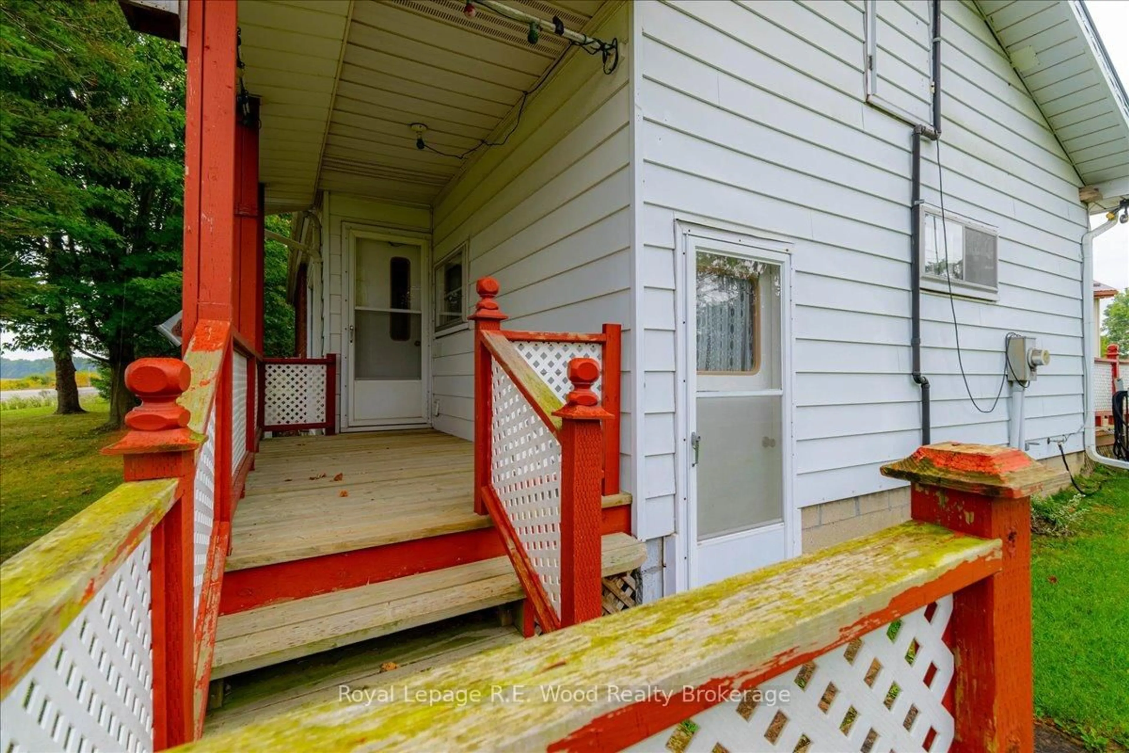 Patio, street for 55489 Best Line, Bayham Ontario N5H 2R3