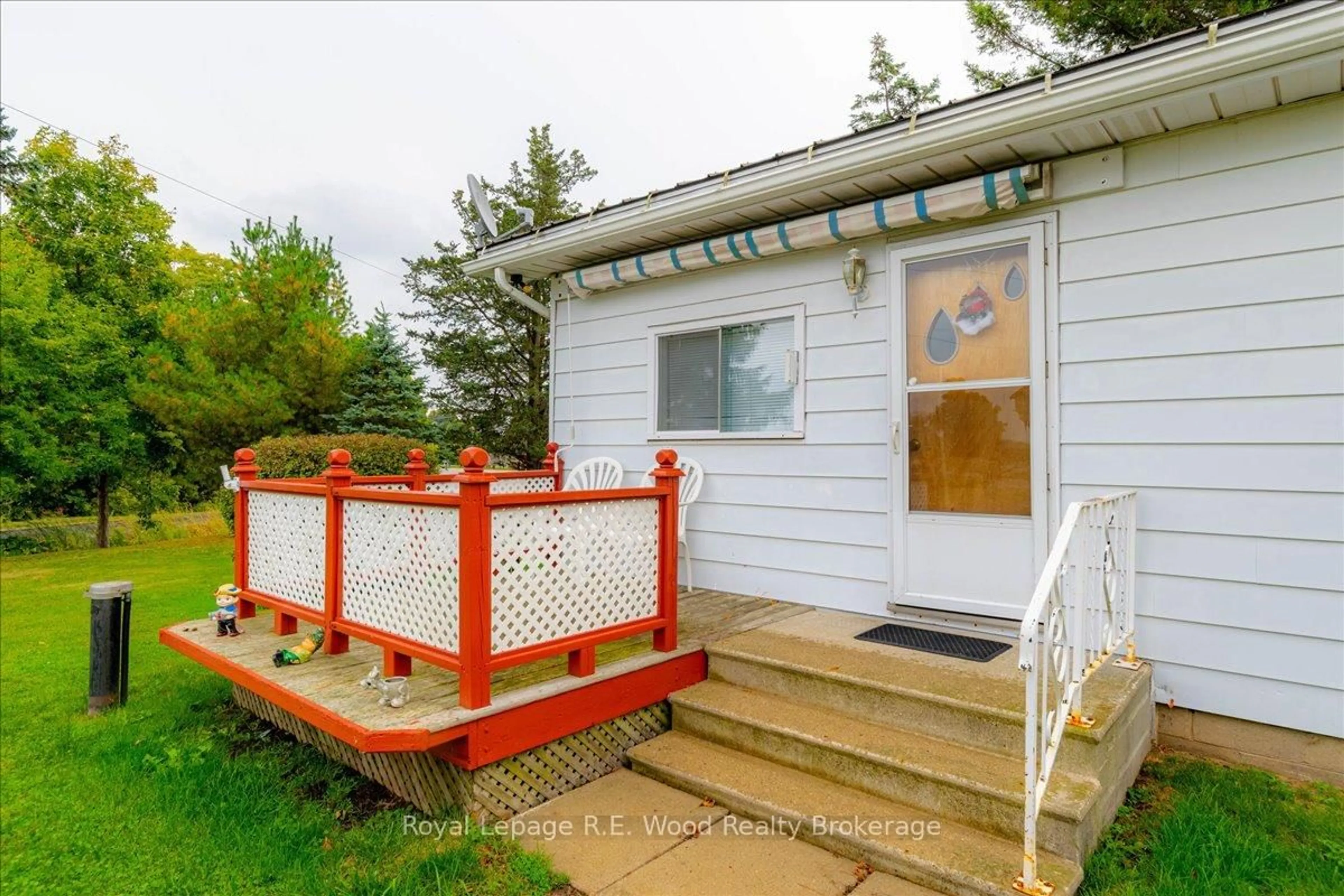 Patio, water/lake/river/ocean view for 55489 Best Line, Bayham Ontario N5H 2R3