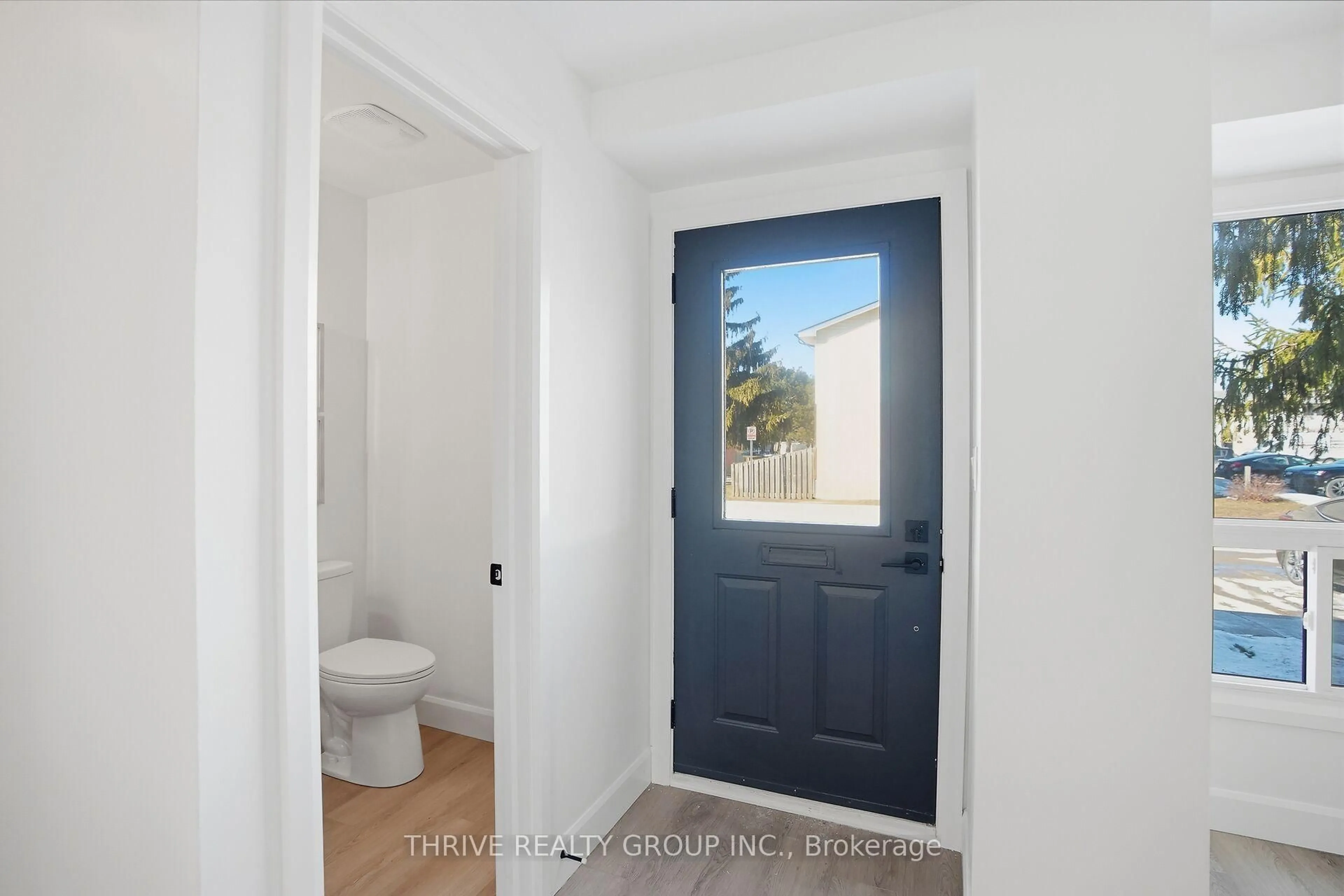 Indoor entryway for 355 Sandringham Cres #22, London South Ontario N6C 5K3