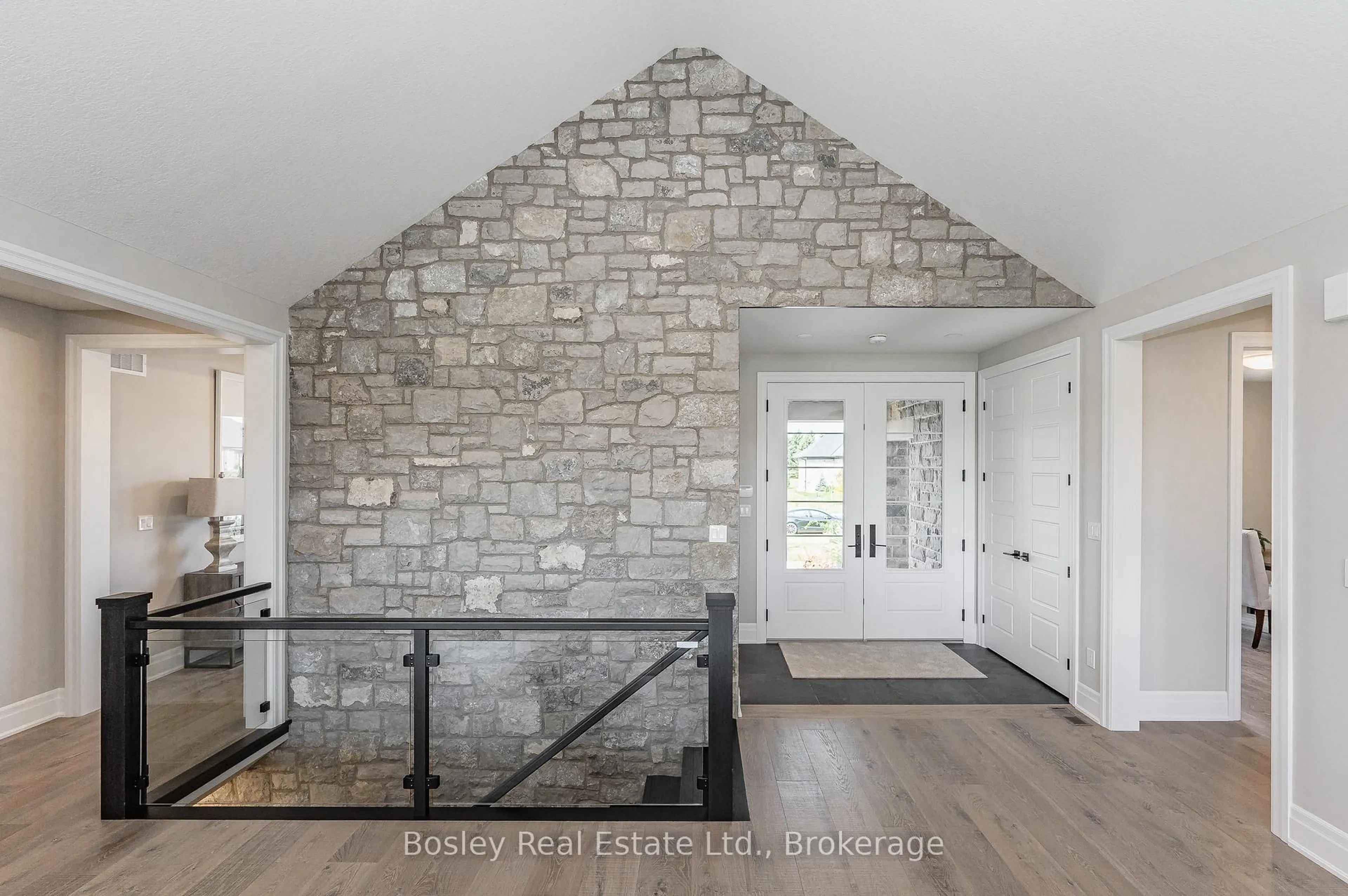 Indoor entryway for 31 Goodwin Pl, Centre Wellington Ontario N0B 1B0