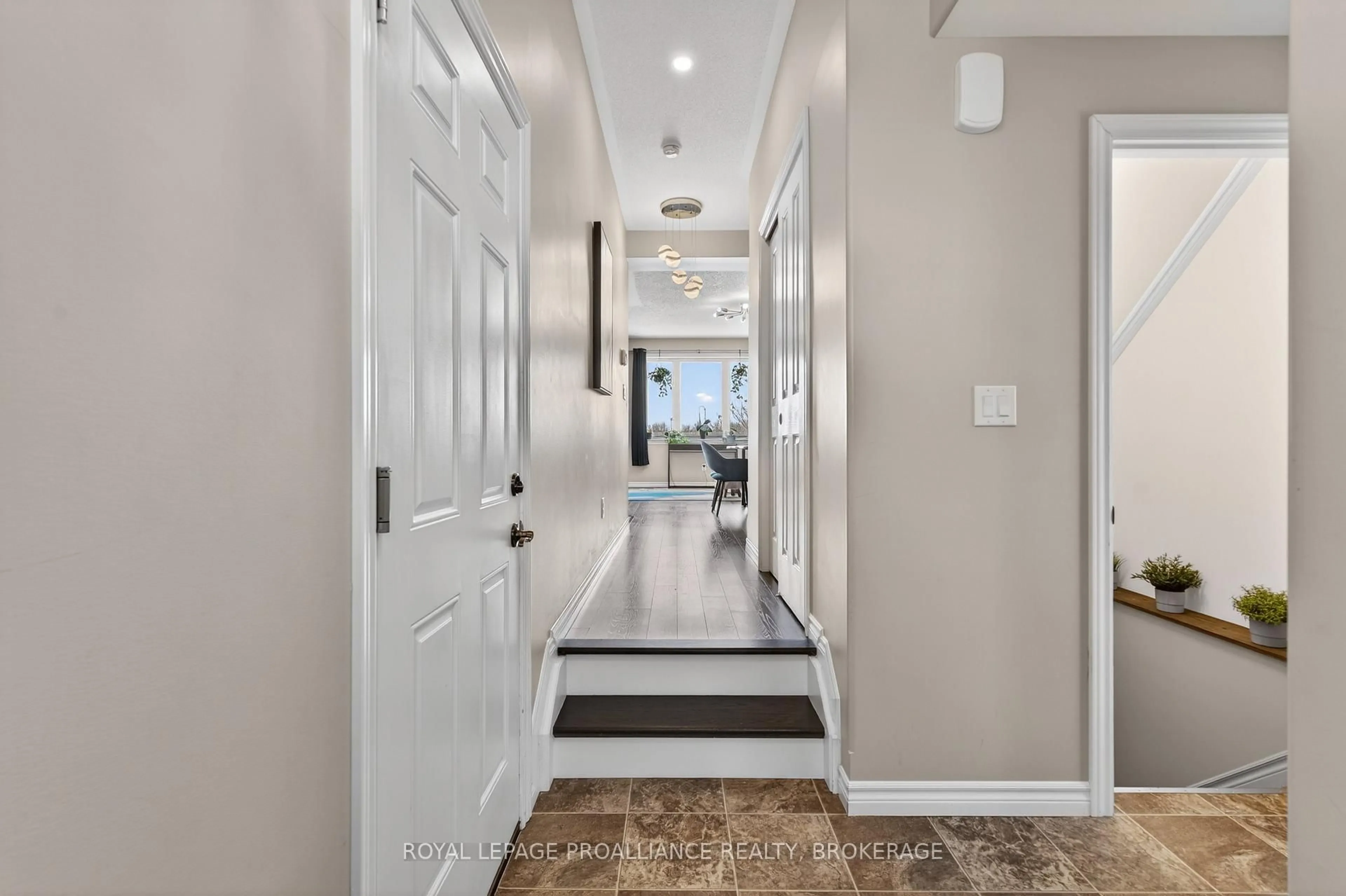 Indoor entryway for 129 SIMURDA Crt, Loyalist Ontario K7N 0A8