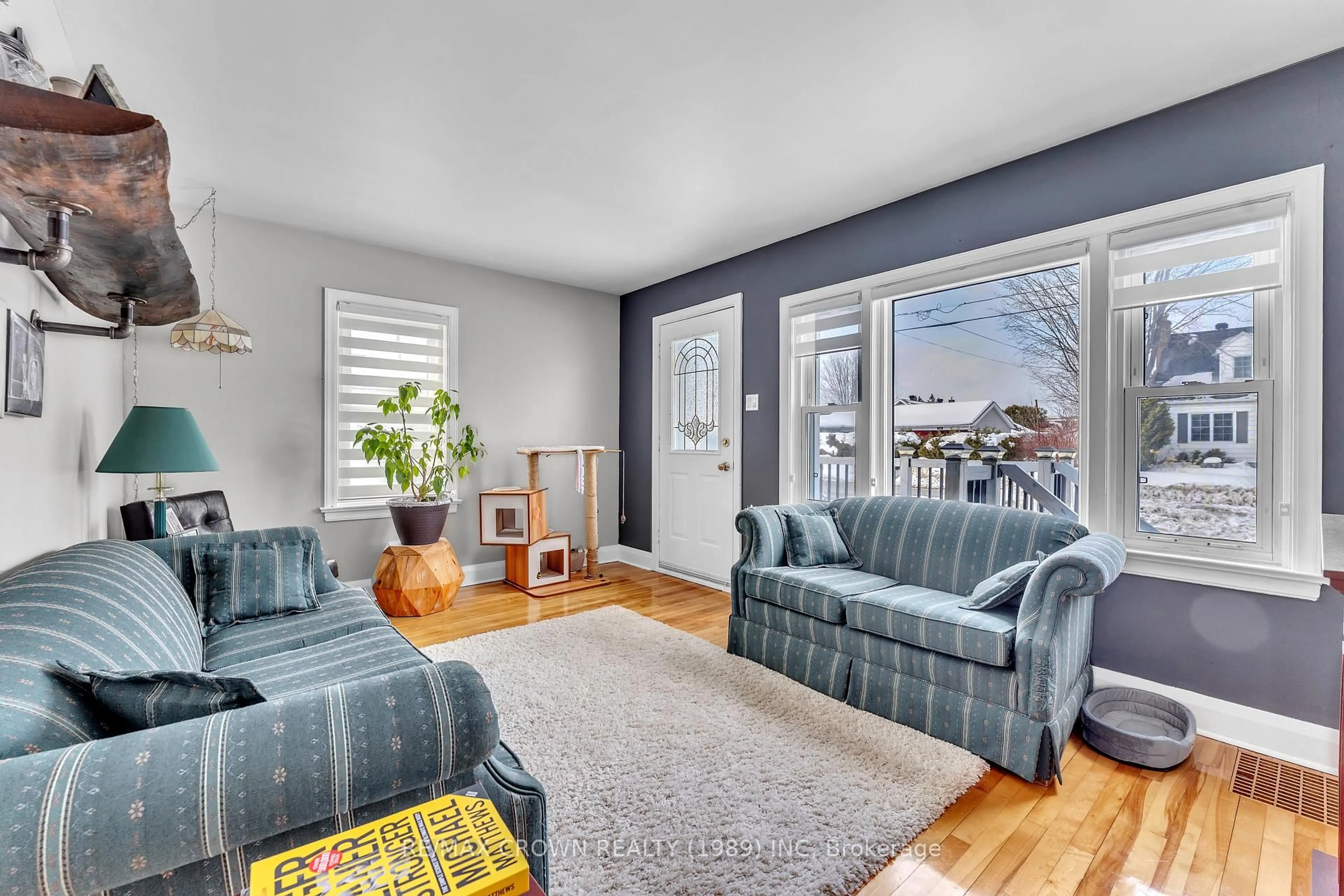 Living room with furniture, unknown for 247 Elmwood Ave, North Bay Ontario P1B 5G8