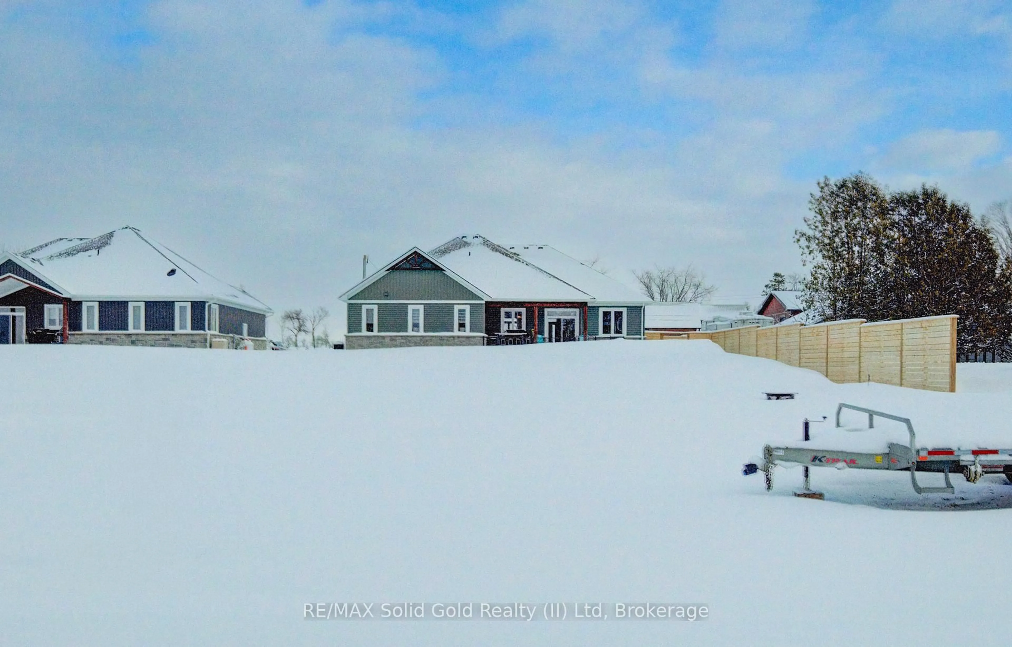 A pic from outside/outdoor area/front of a property/back of a property/a pic from drone, unknown for 21 Paxton St, Huron-Kinloss Ontario N0G 2B0